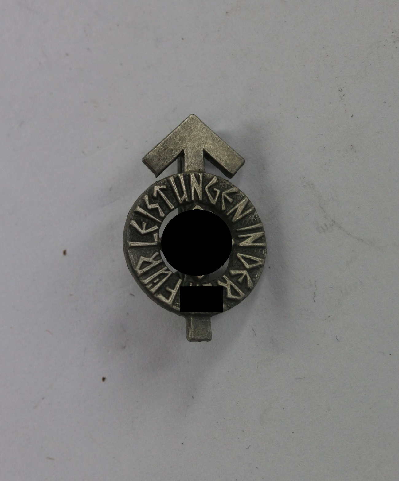 Hitler Youth (HJ), 16 mm Silver Achievement Badge. Maker RZM M1/34 (Karl Wurster, Markneukirchen) – Bild 1