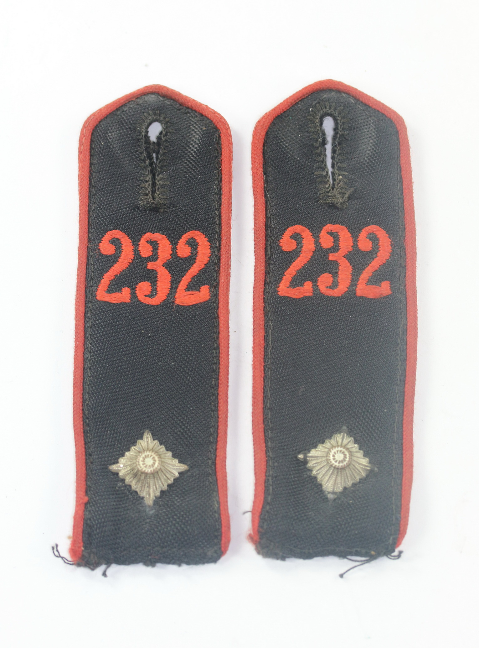 Hitler Youth (HJ), Pair of Shoulder Straps for a Kameradschaftsführer Bann 232 (Bergisch-Land/ Ruhr-Niederrhein/ West) – Bild 1