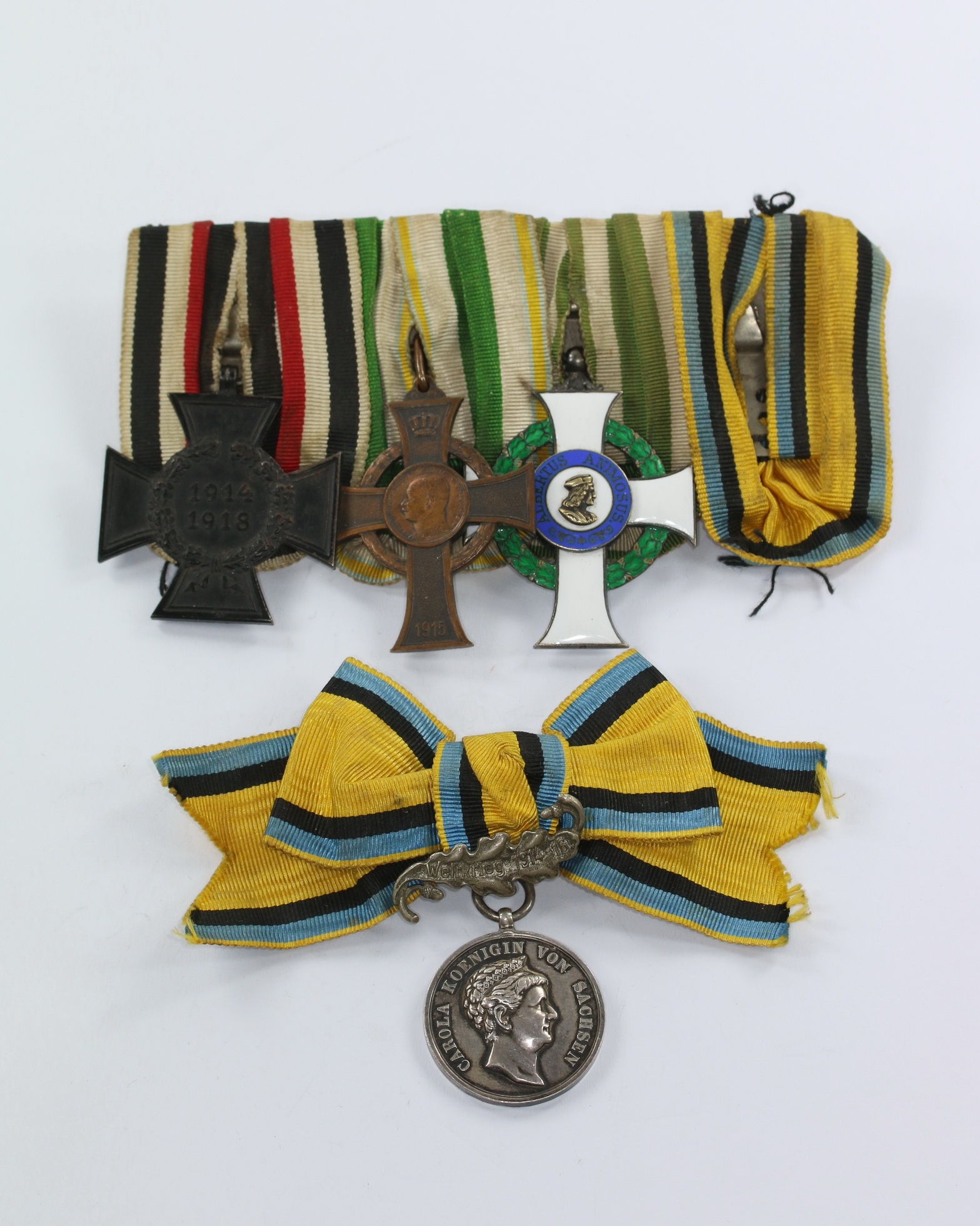 img_2209_bildgr_e_ndern_2 Four Place Medal Bar with Silver Carola-Medaille and Ribbon Bar. – Bild 1