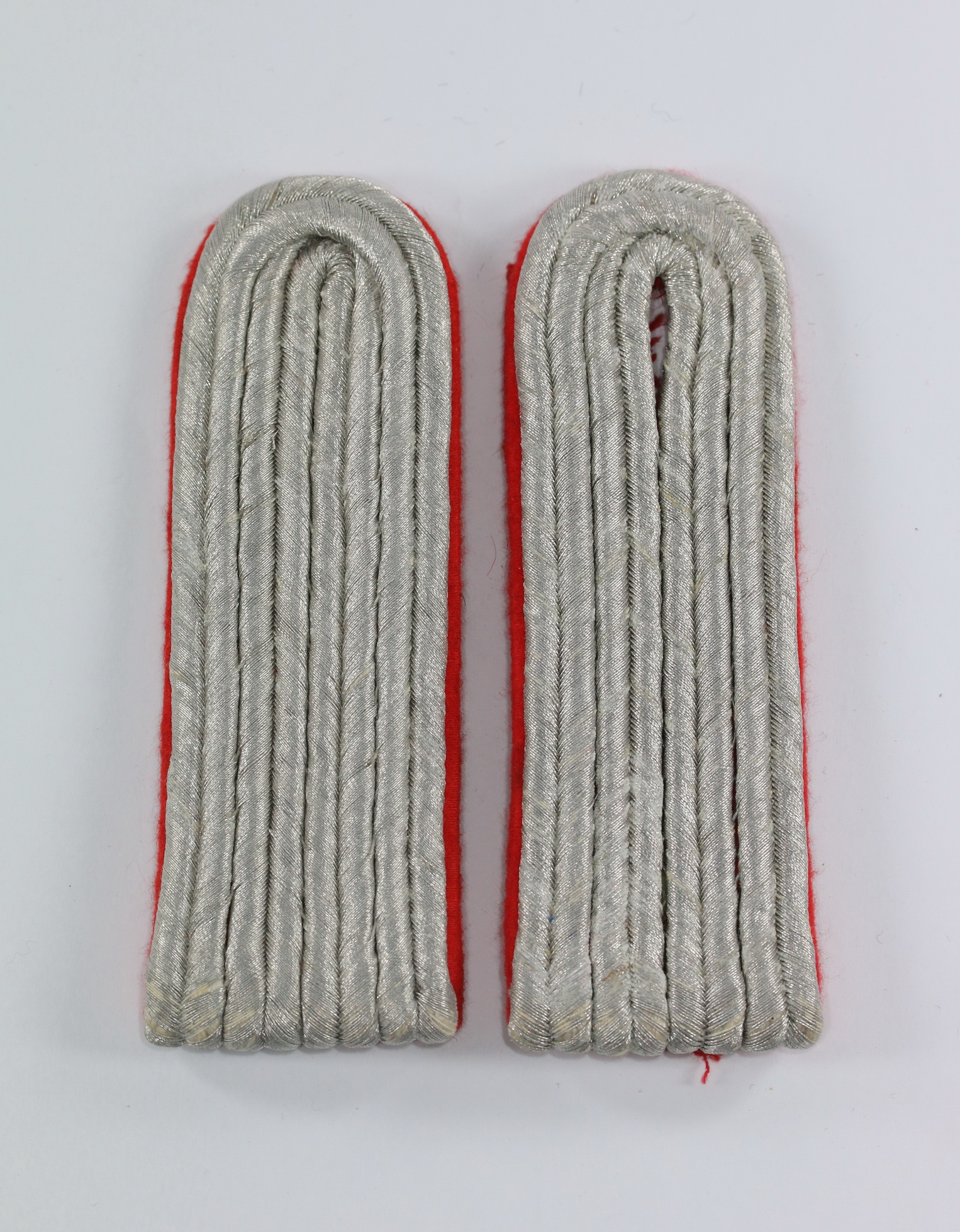 img_4649_bildgr_e_ndern_2 Pair of Shoulderboards for a Lieutenant with Artillery. – Bild 1