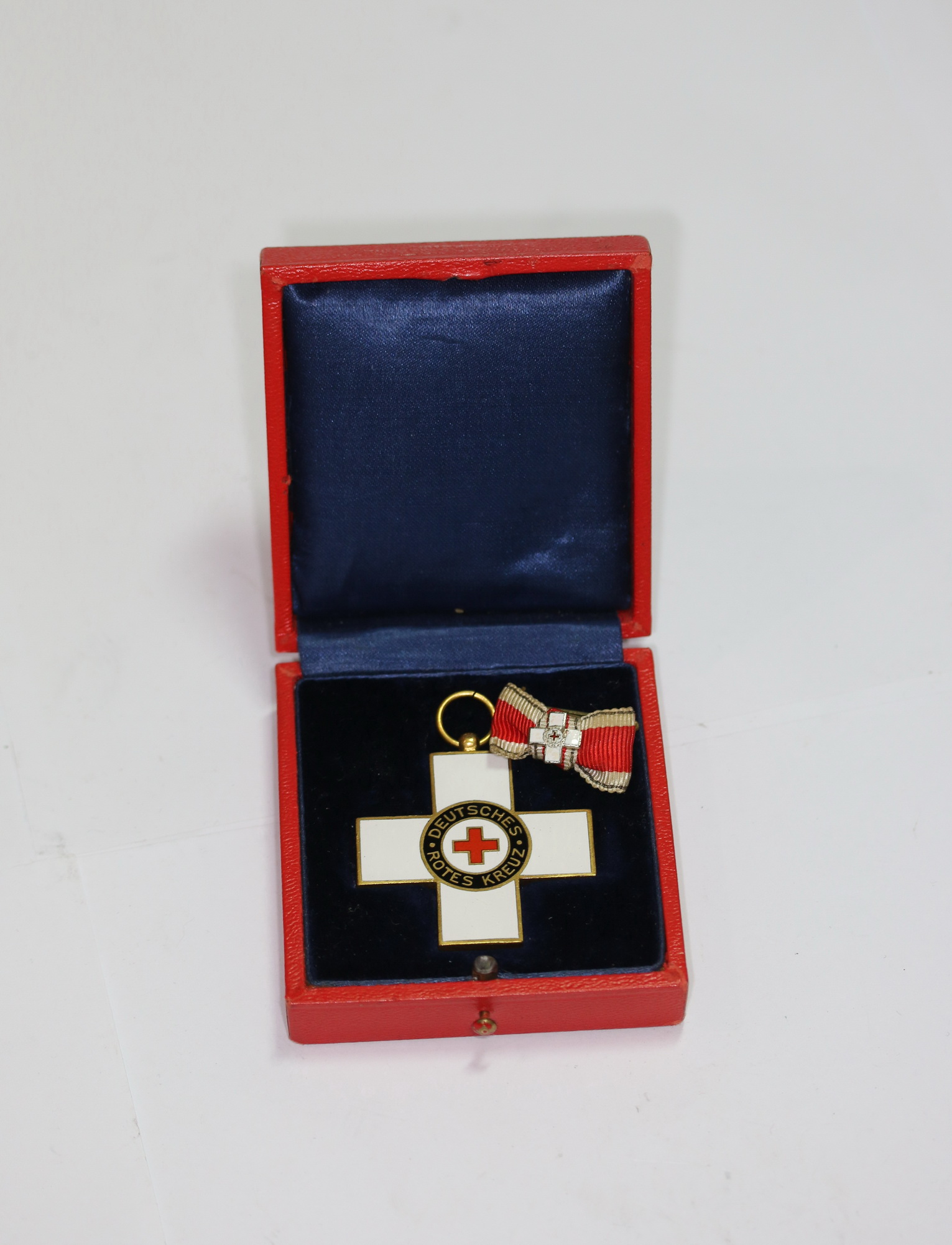 img_4768_bildgr_e_ndern Ehrenzeichen des Deutschen Roten Kreuzes 2. Klasse (bis 1934), im Etui, mit Feldspange – Bild 1