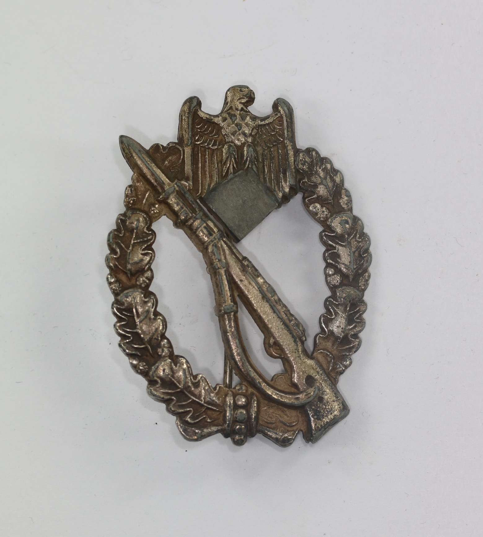 infanterie_sturmabzeichen_in_silber_e Silver Infantry Assault Badge. Type E. F. Wiedmann, Denazified. – Bild 1