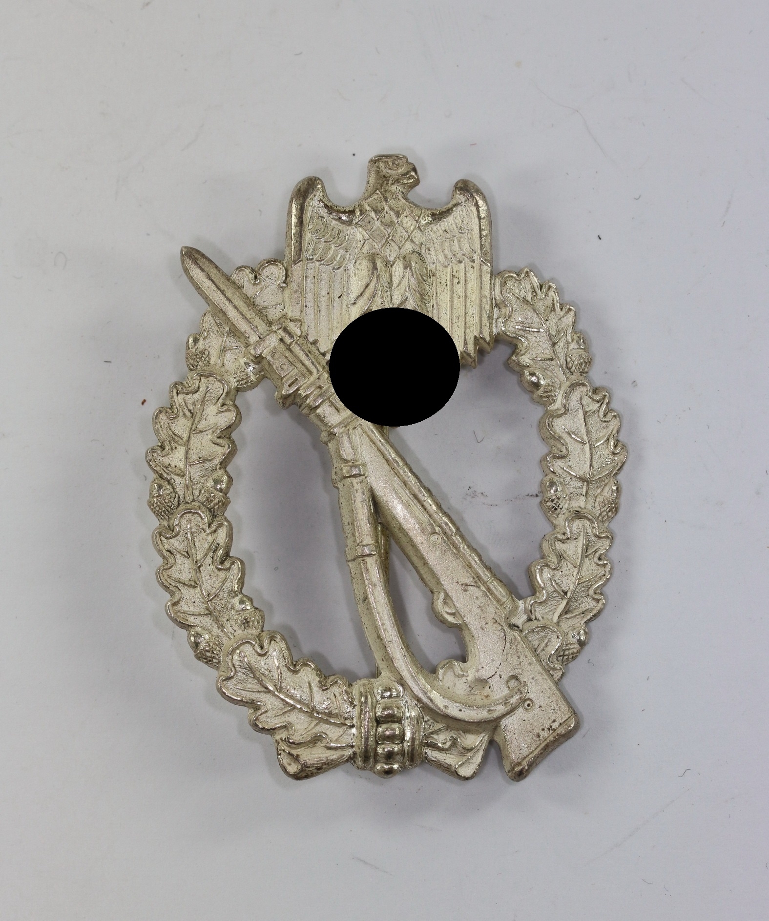 infanterie_sturmabzeichen_in_silber_hersteller_mk_dreieck_1__1 Silver Infantry Assault Badge. Maker MK in Triangle. – Bild 1