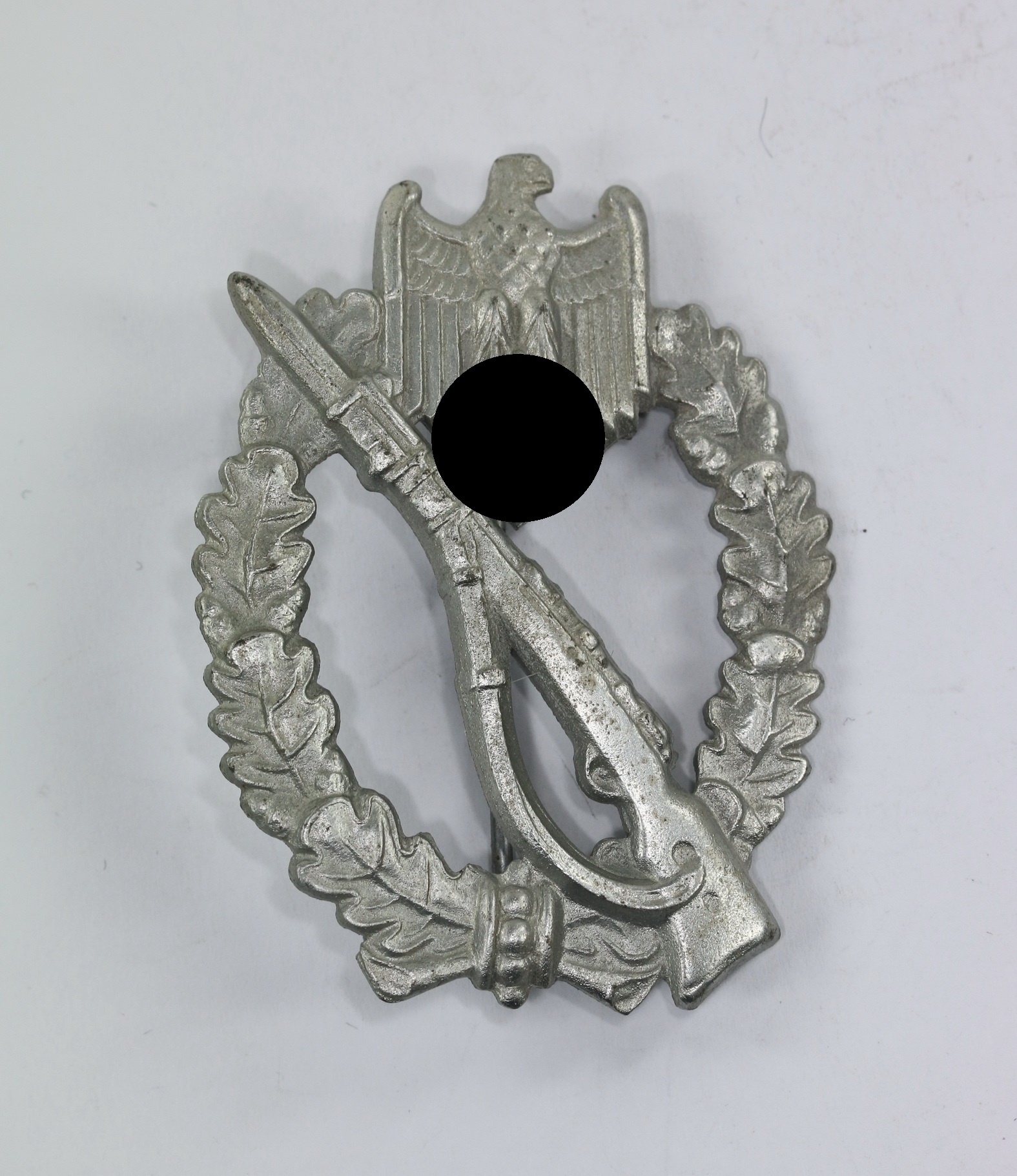 infanterie_sturmabzeichen_in_silber_hersteller_wiedmann_1__1 Silver Infantry Assault Badge. Maker ÜÜ (Wiedmann). – Bild 1