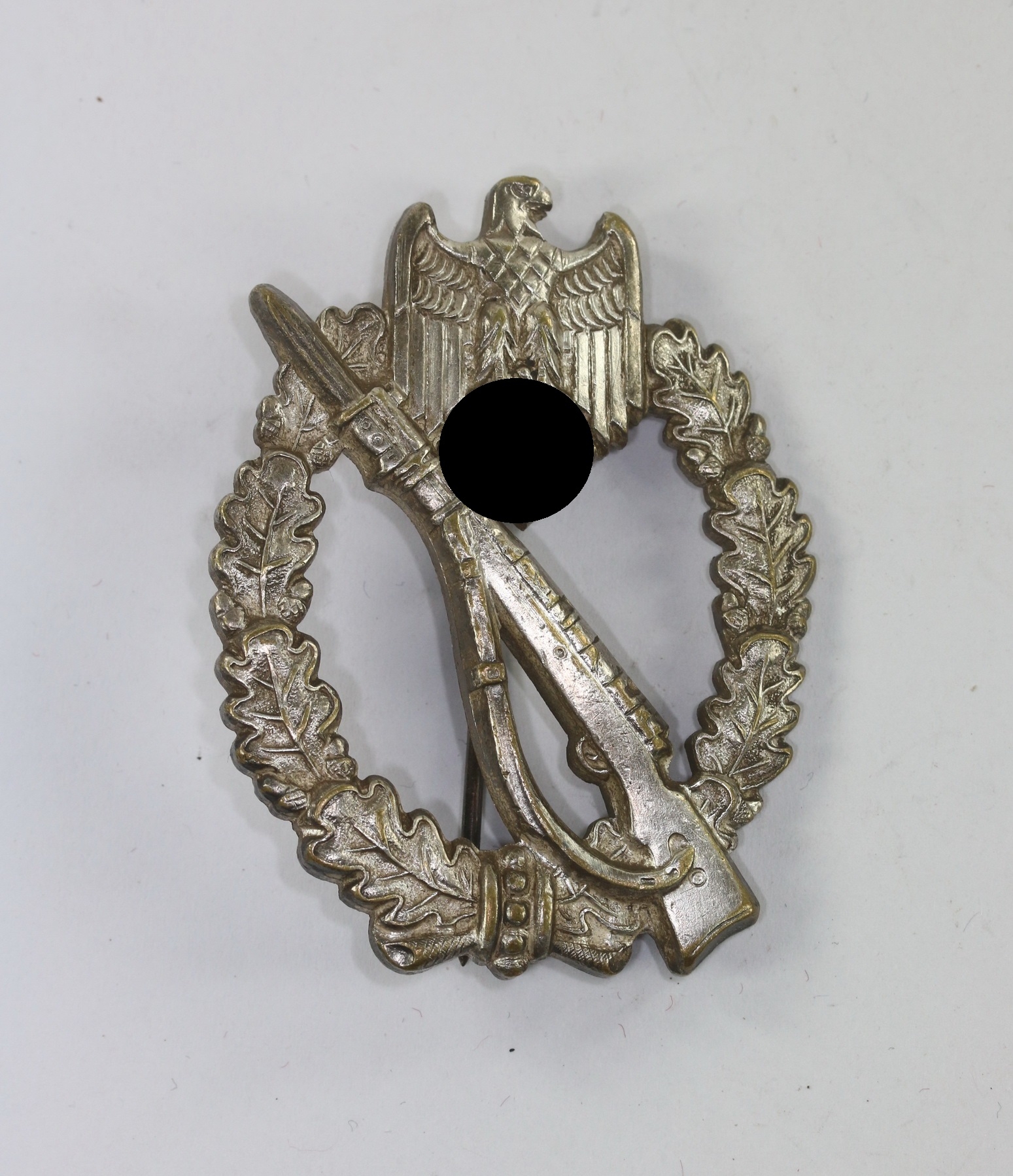 infanterie_sturmabzeichen_in_silber_hst Infanterie Sturmabzeichen in Silber, Hst. W, Buntmetall, massiv (!) – Bild 1