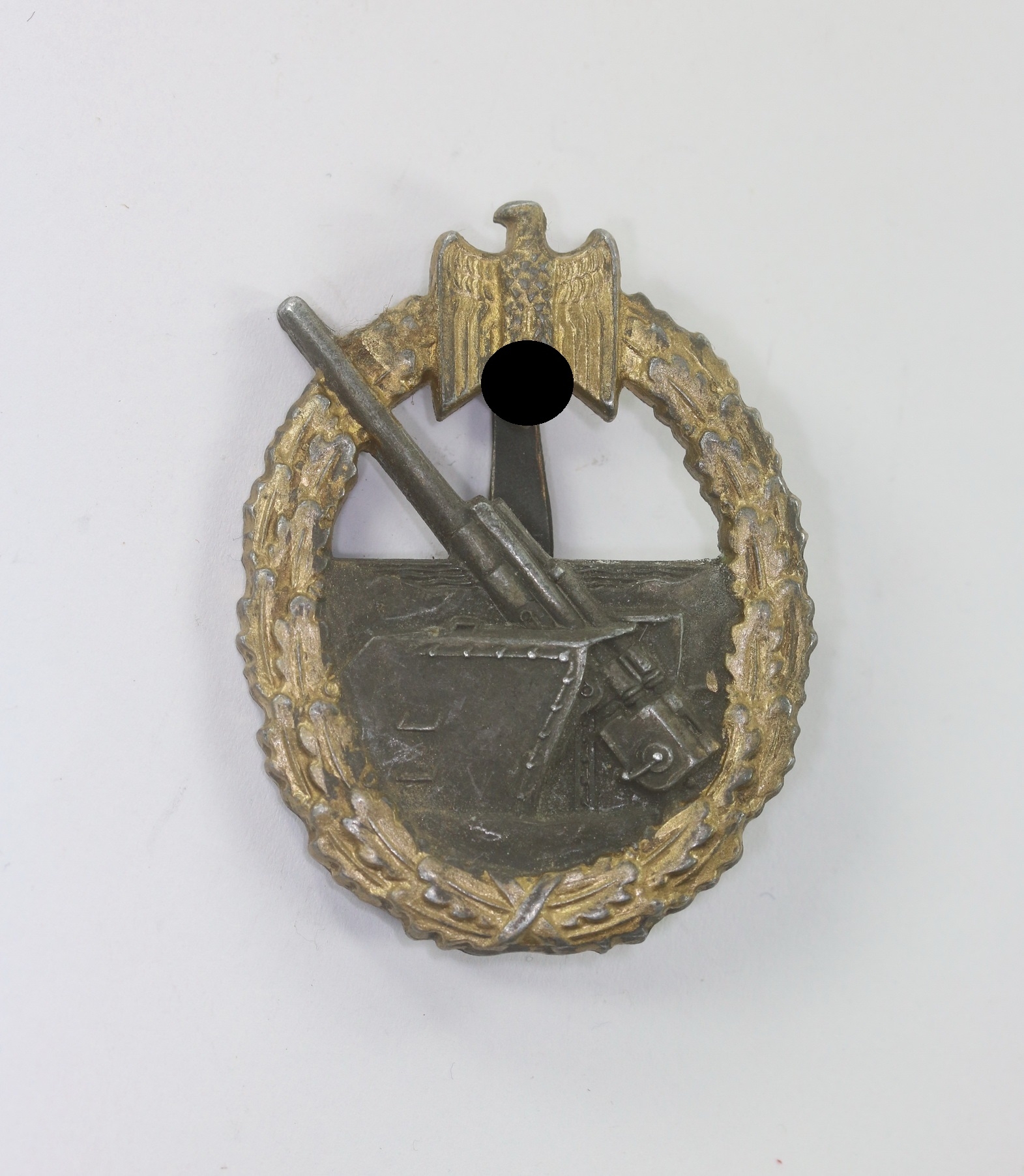 k_stenartillerie_abzeichen_paul_meybauer_1__1 Coastal Artillery War Badge. Type Paul Meybauer. – Bild 1