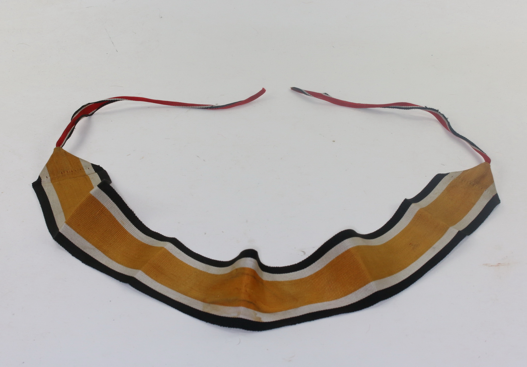 konfektioniertes_oranges_band_f_r_das_ritterkreuz_des_eisernen_kreuzes_1__4nd Konfektioniertes oranges (!) Band für das Ritterkreuz des Eisernen Kreuzes – Bild 1