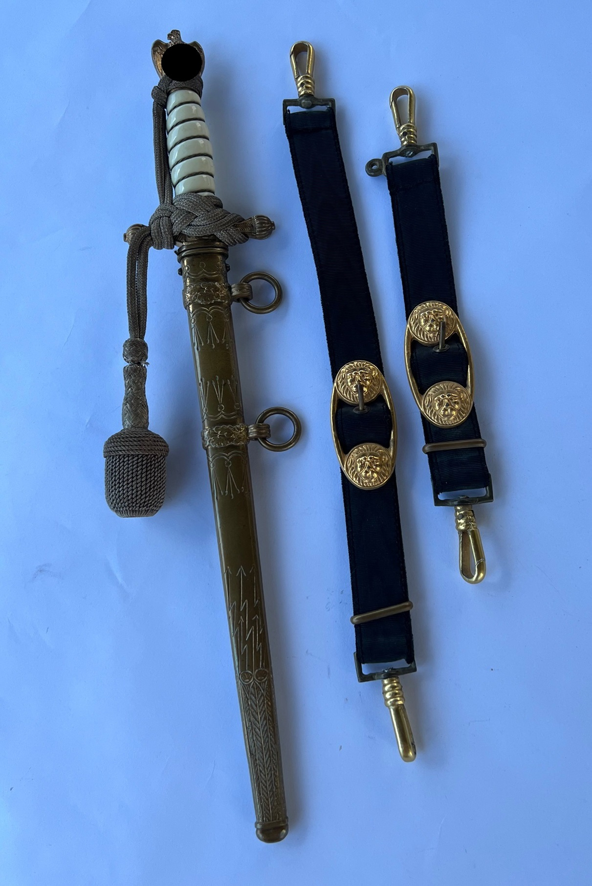 Kriegsmarine, Officer Dagger. Maker Original Eickhorn Solingen, with Hanger & Knot. – Bild 1