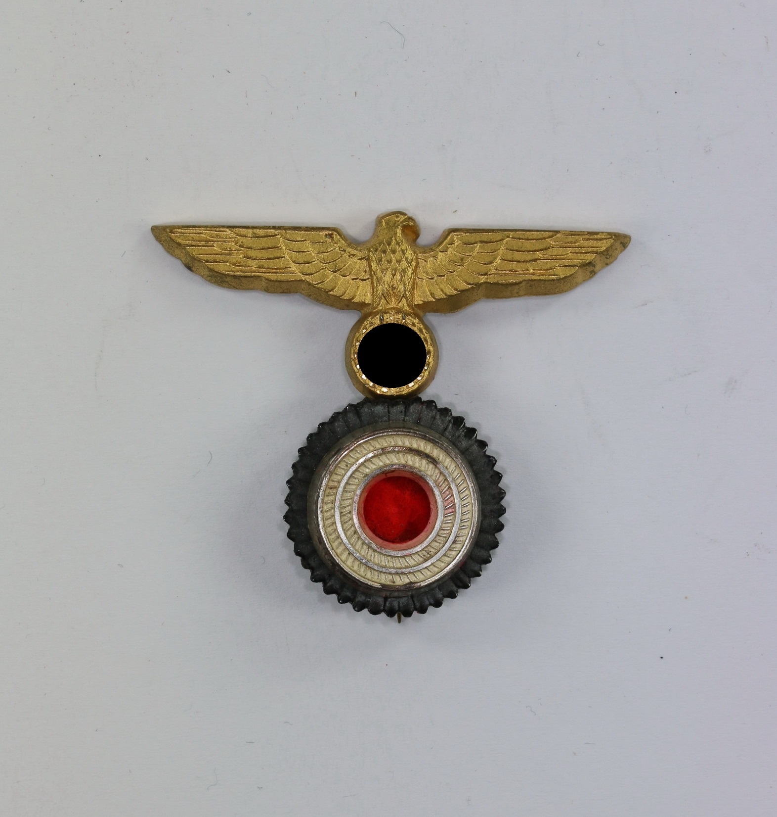 kriegsmarine_m_tzenadler_mit_korkade_f_r_die_tellerm_tze_1__1 Kriegsmarine, Mützenadler mit Korkade für die Tellermütze – Bild 1