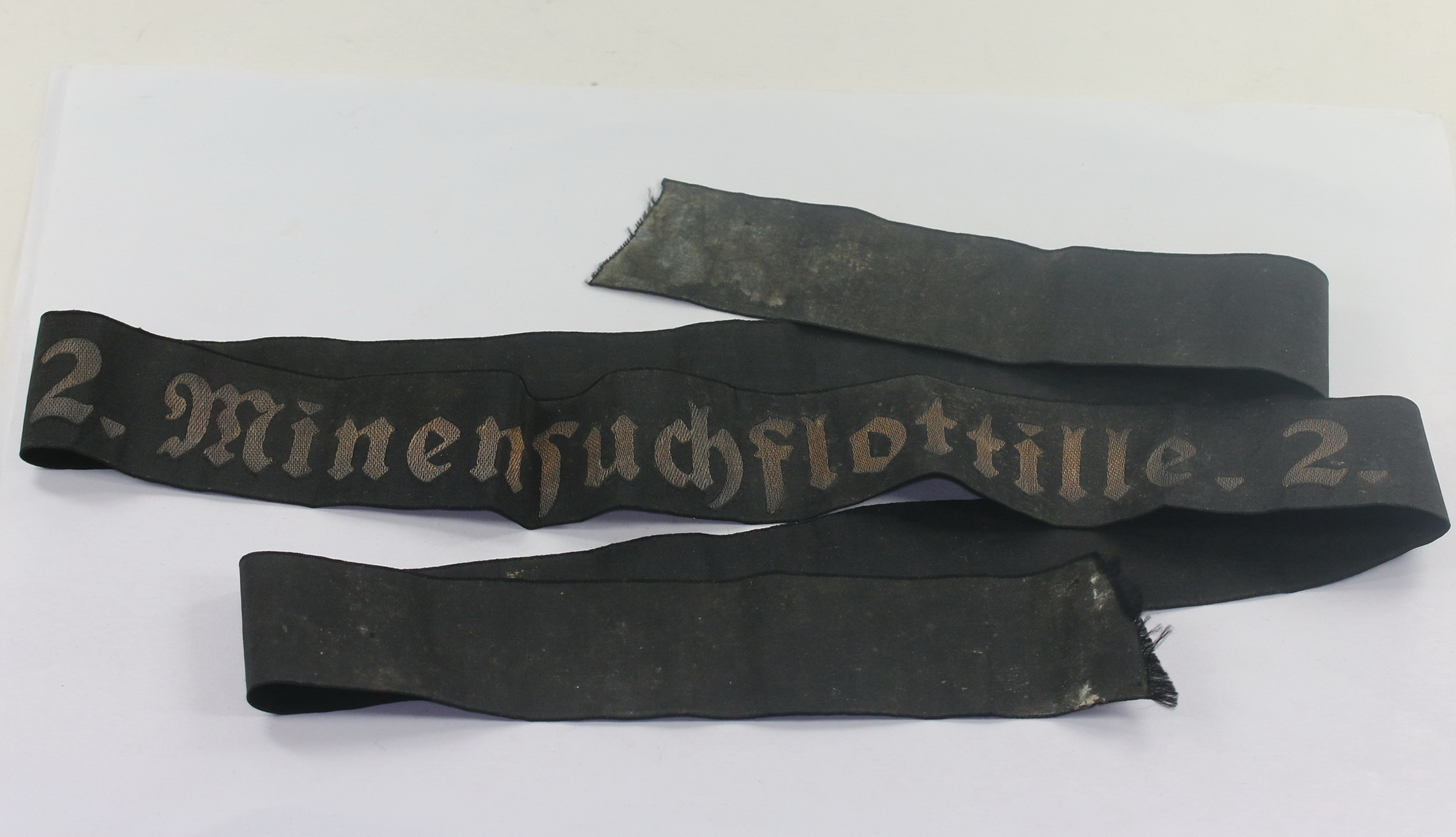 kriegsmarine_m_tzenband_2 Kriegsmarine, Cap Tally, 2. Minensuchflottille 2. (Metal Threads) – Bild 1