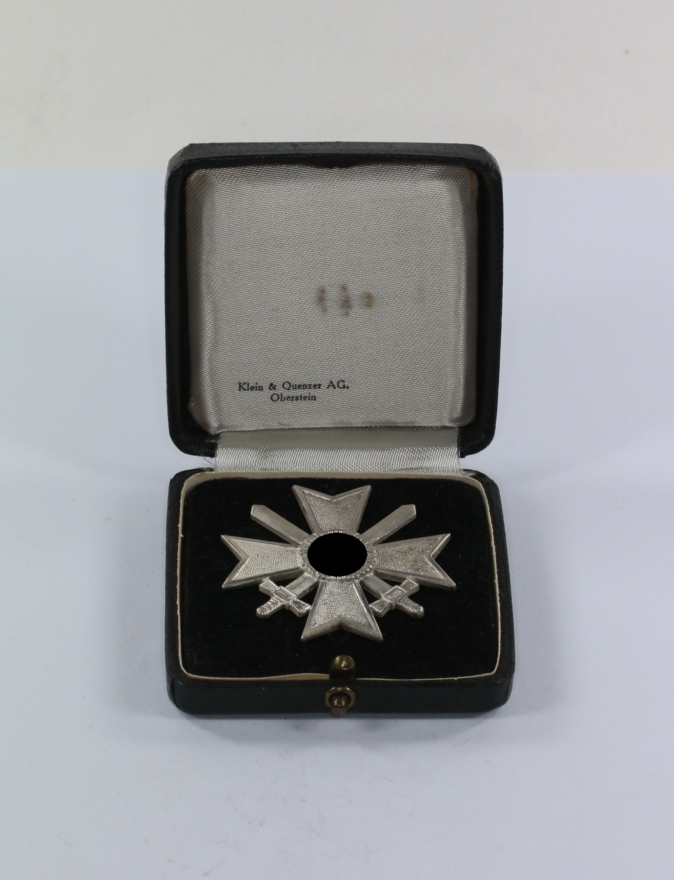 Cased War Merit Cross 1st Class with Swords. Maker 65. – Bild 1