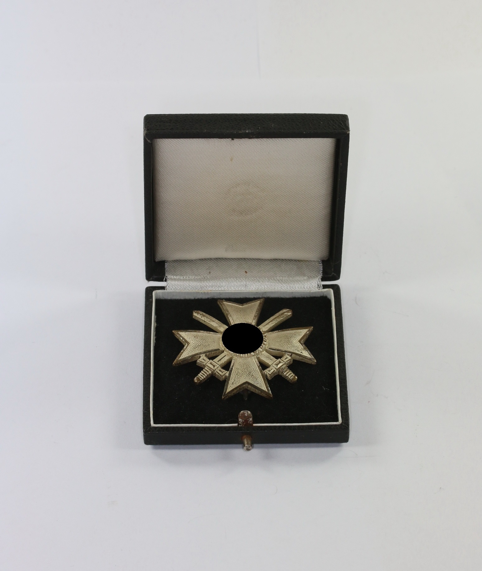 Cased War Merit Cross 1st class with Swords. Maker L/12. – Bild 1