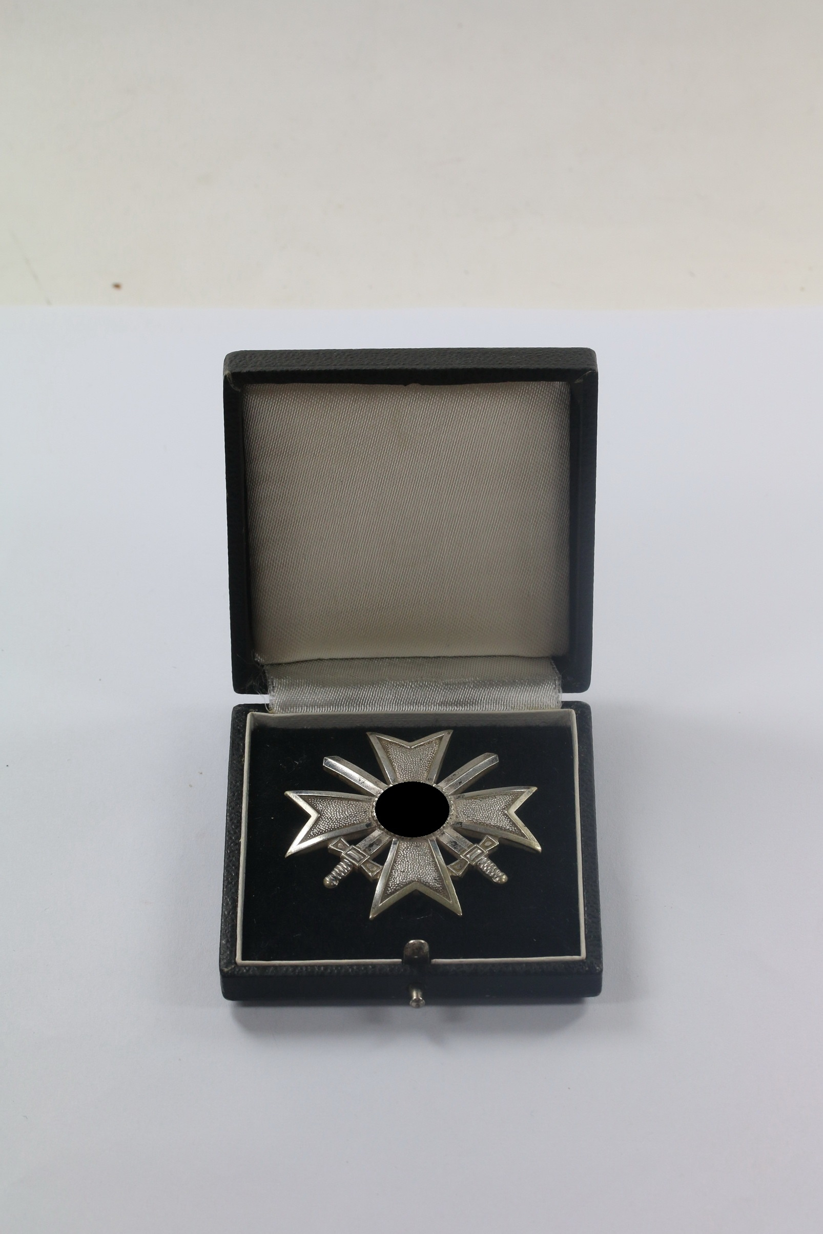 kriegsverdienstkreuz_1 War Merit Cross 1st Class with Swords. Type Julius Bauer, im Etui – Bild 1