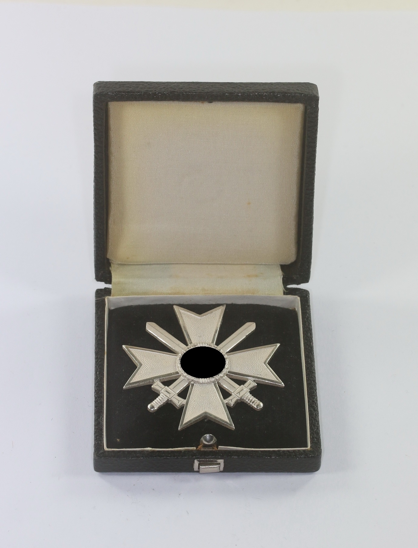  Kriegsverdienstkreuz 1. Klasse mit Schwertern, Karl Gschiermeister, im Etui – Bild 1