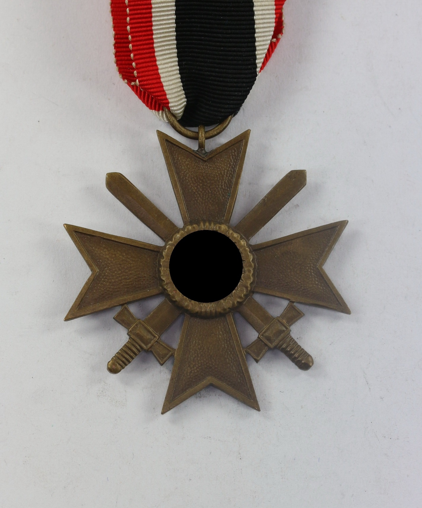 Kriegsverdienstkreuz 2. Klasse mit Schwertern, Buntmetall, ohne Hersteller – Bild 1