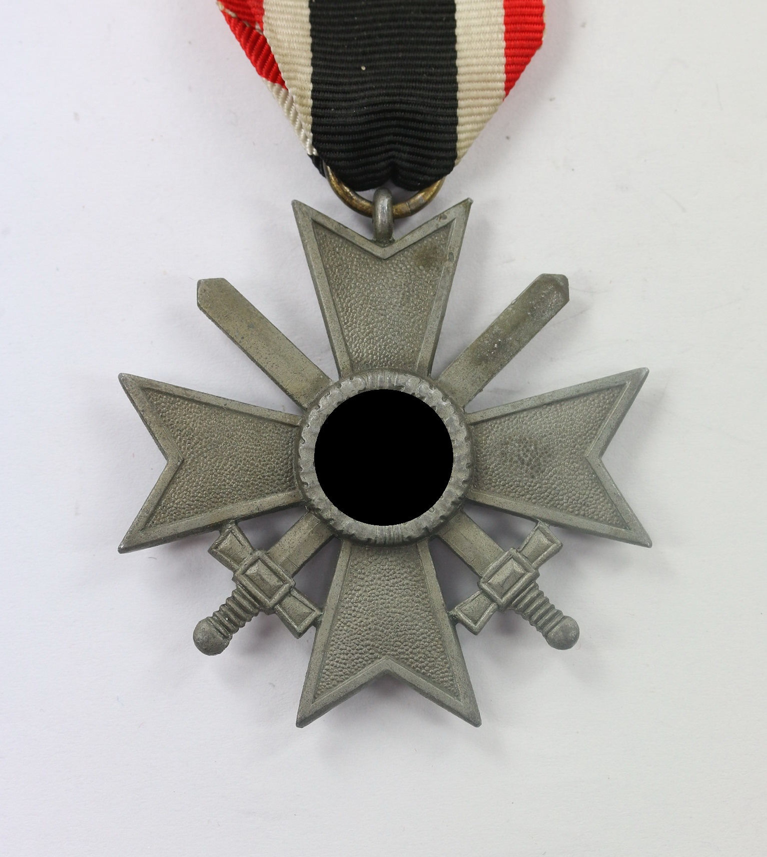  Kriegsverdienstkreuz 2. Klasse mit Schwertern, Hst. 107 (Carl Wild, Hamburg) – Bild 1