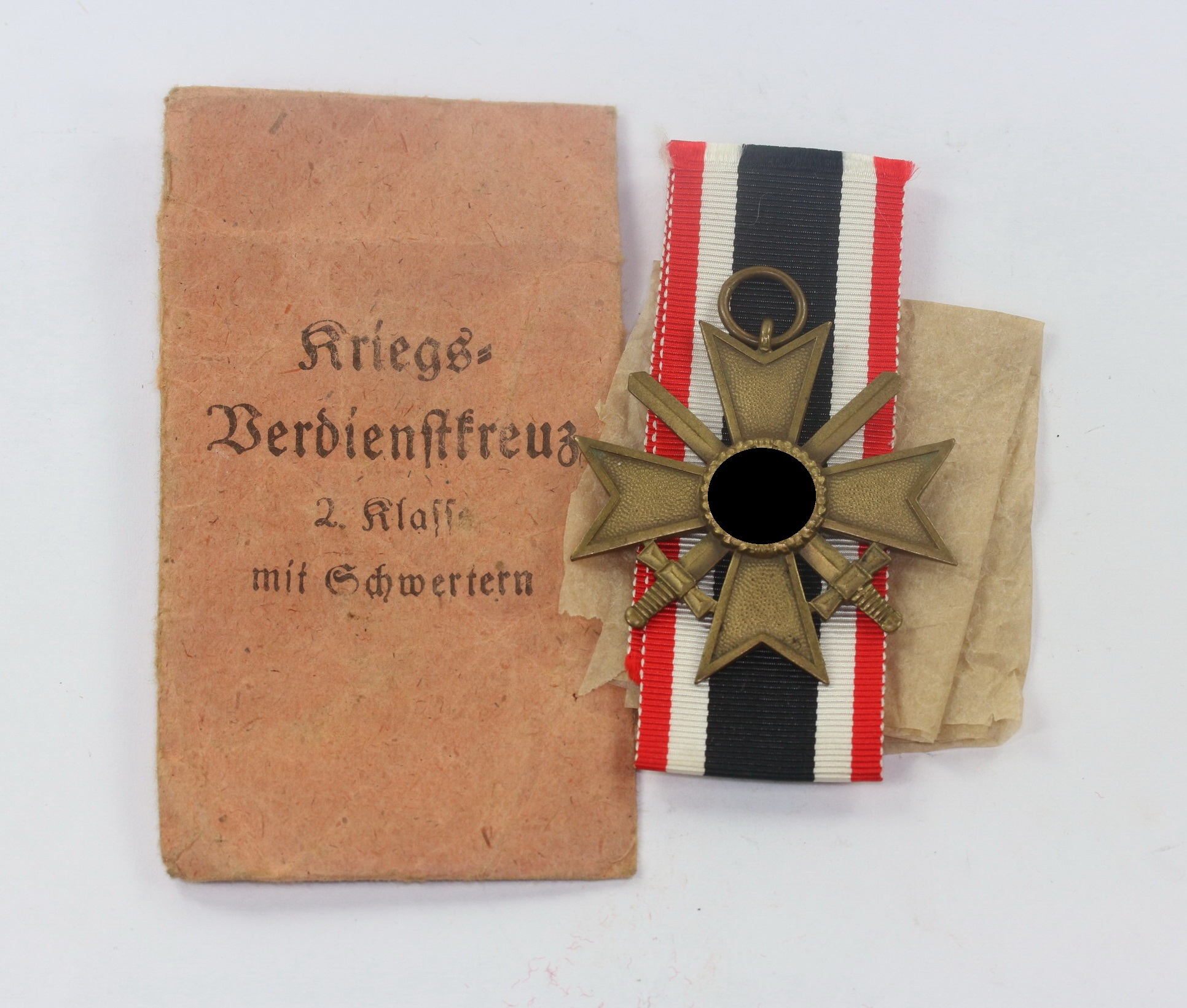 kriegsverdienstkreuz_2 War Merit Cross 2nd Class with Swords in Envelope. Maker 61, Rud. A. Karnath & Sohn Gablonz Gablonz a.N. – Bild 1