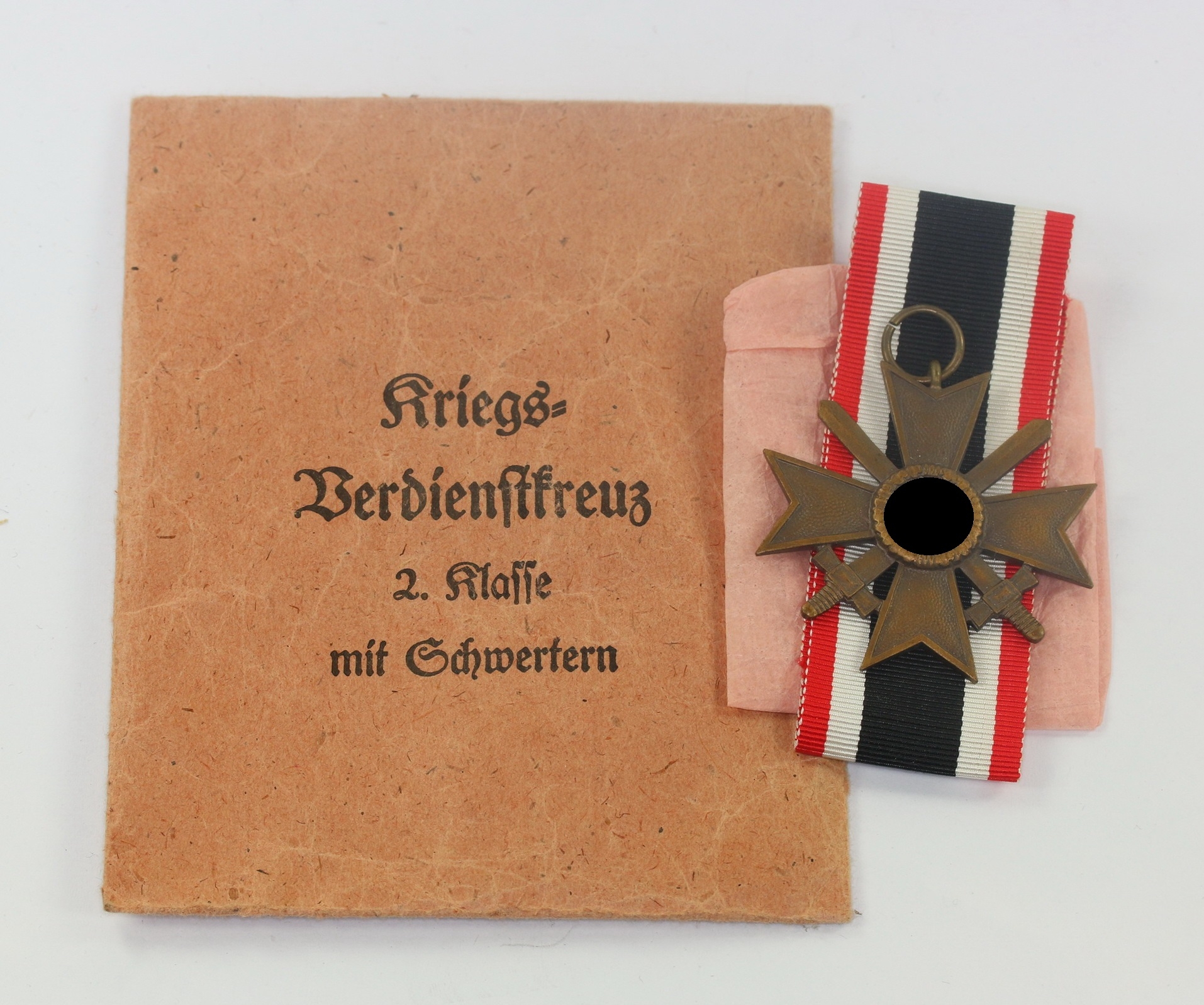 Kriegsverdienstkreuz 2. Klasse mit Schwertern, in großer Verleihungstüte Biedermann & Co., Oberkassel bei Bonn – Bild 1