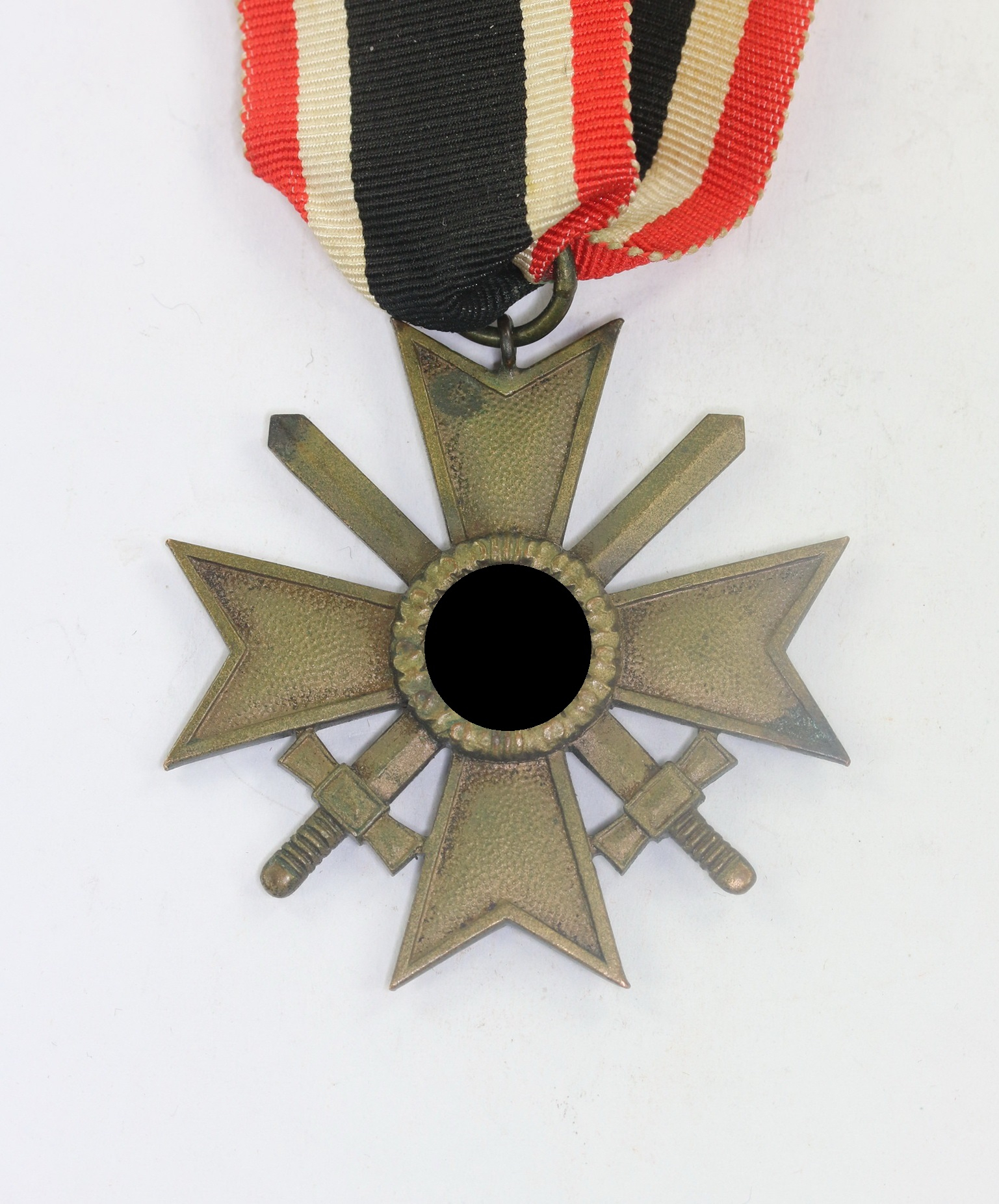 Kriegsverdienstkreuz 2. Klasse mit Schwertern, ohne Hersteller (Buntmetall) – Bild 1