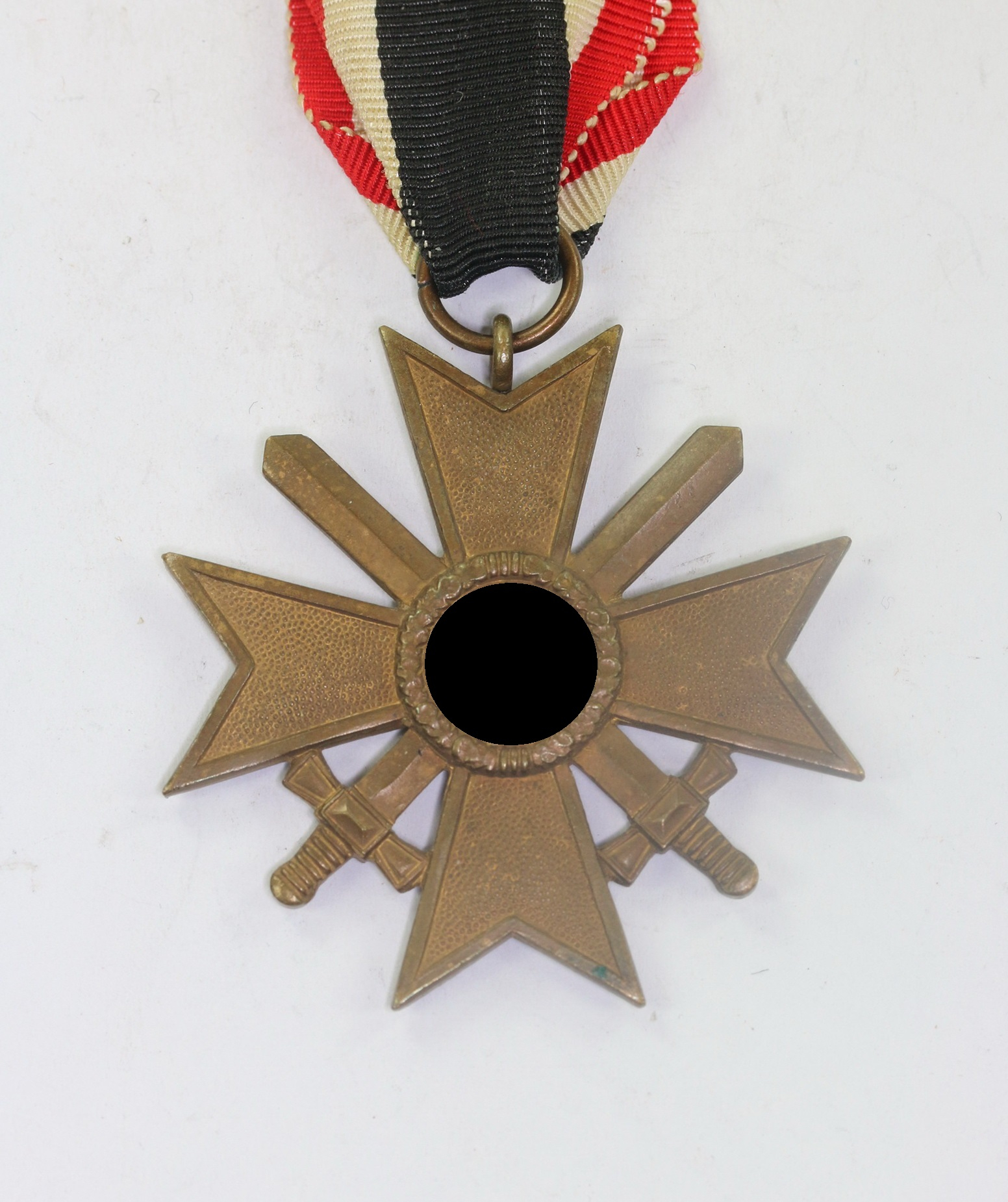 Kriegsverdienstkreuz 2. Klasse mit Schwertern, ohne Hersteller (Buntmetall) – Bild 1