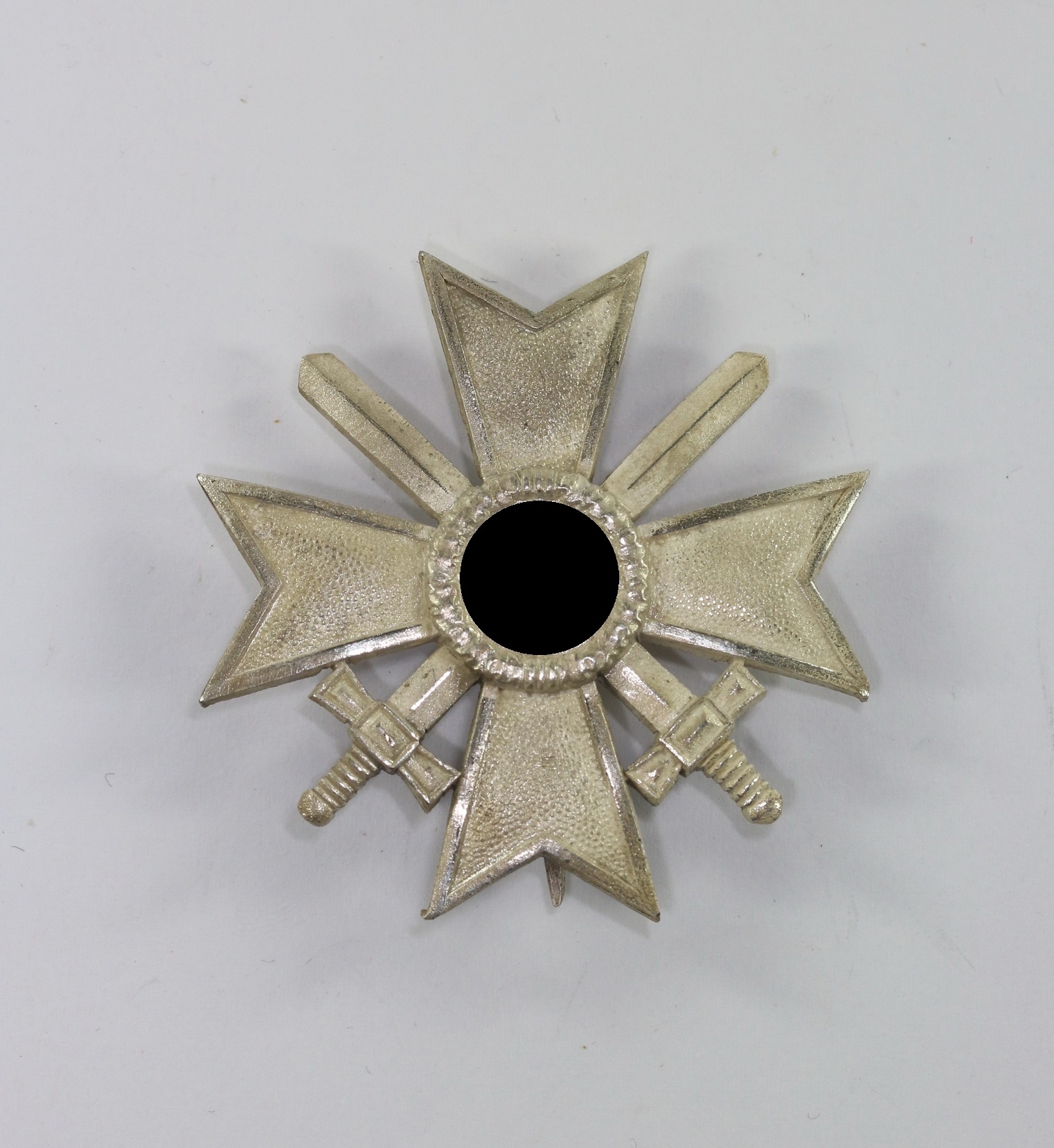 Kriegsverdienstkreuz 1. Klasse mit Schwertern, Hst. L/13 – Bild 1