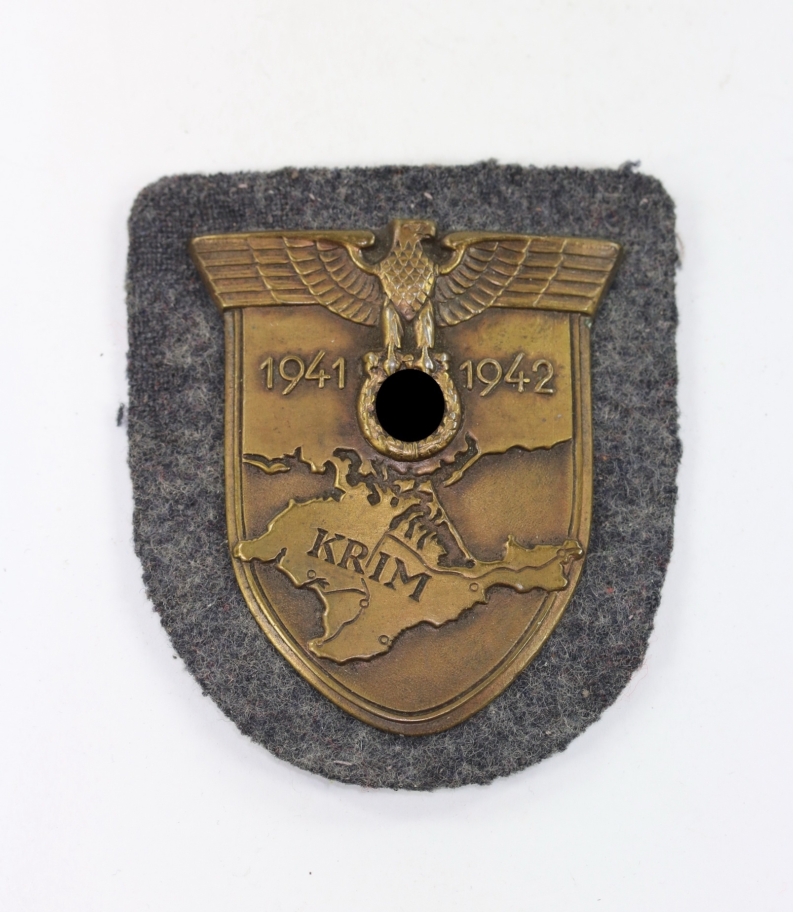 krimschild_auf_luftwaffenstoff_typ_3_1__1 Crimea Shield on Luftwaffe Cloth. Type 3.6 – Bild 1