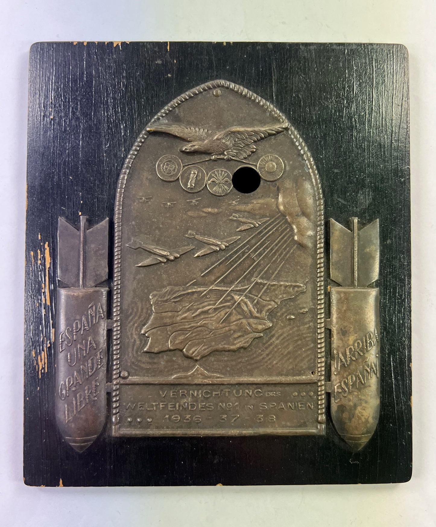 legion_condor_plakette_vernichtung_des_weltfeindes_no_1_in_spanien_1936__37__38_1__1 Legion Condor Plaque "Vernichtung des Weltfeindes No 1 in Spanien 1936 - 37 - 38" – Bild 1