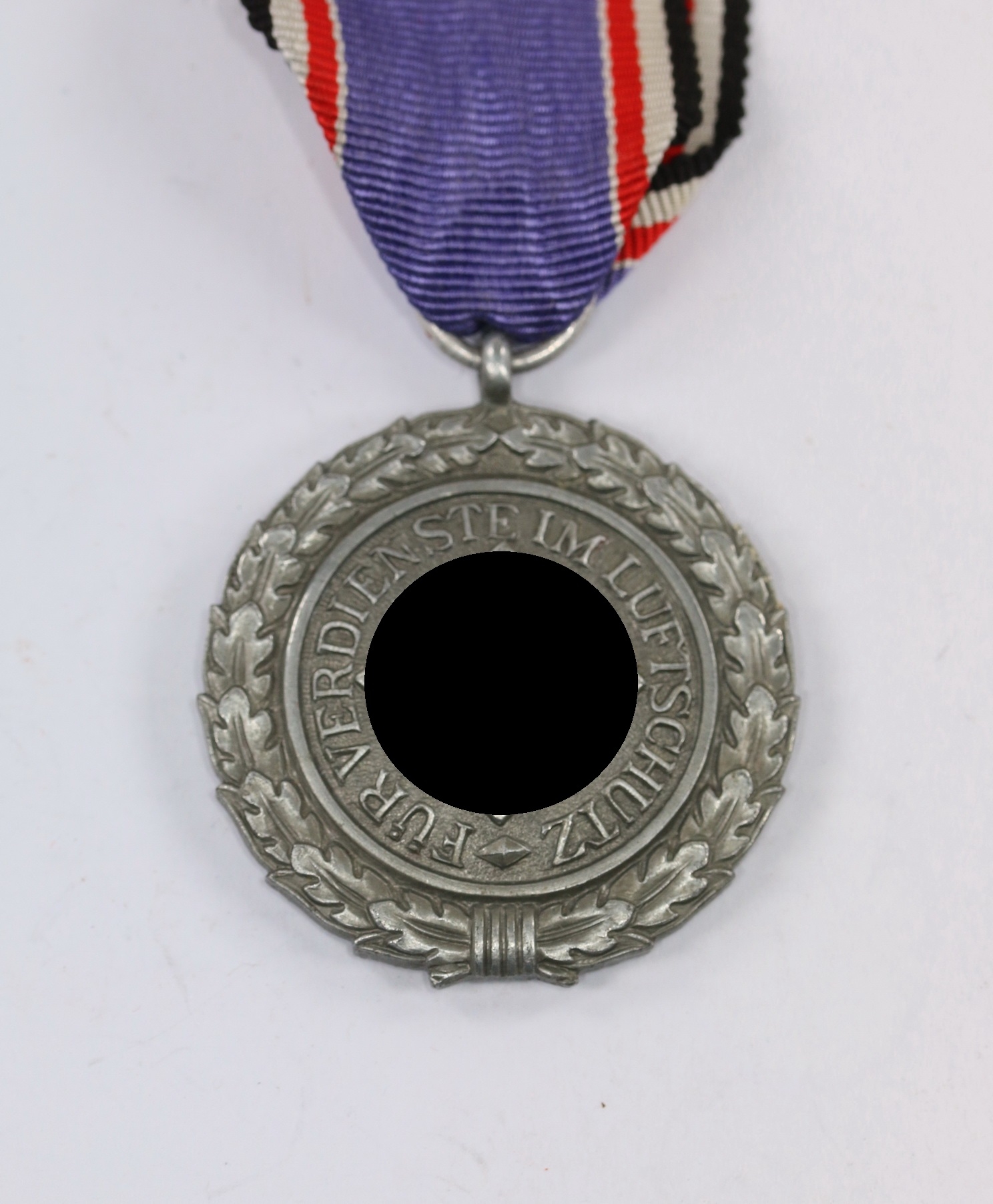 Air Raid Precautions Medal 2nd ClassAir. Maker 10. "für Verdienste im Luftschutz".  – Bild 1