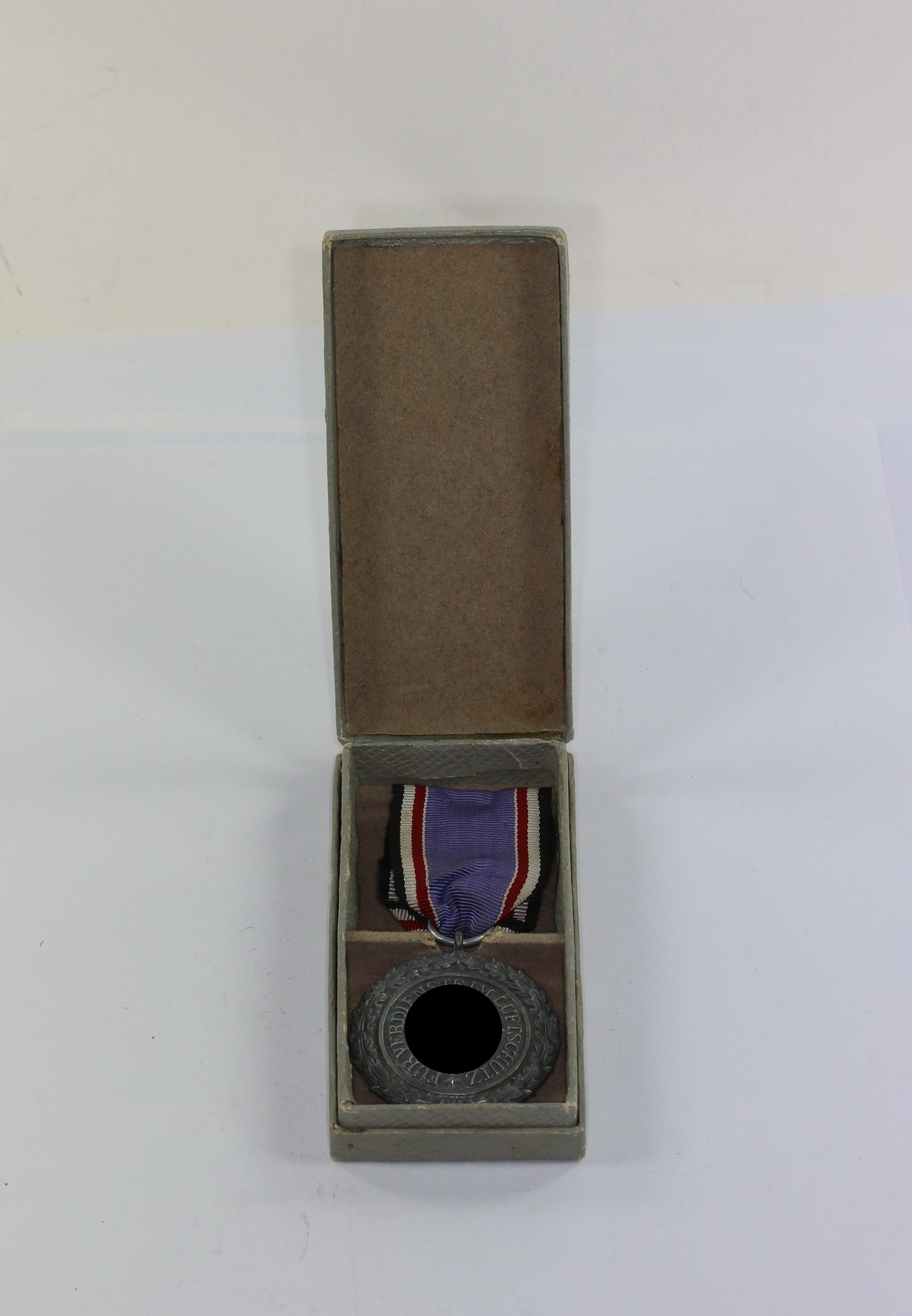 Cased Air Raid Precautions Medal 2nd Class (Heavy). – Bild 1