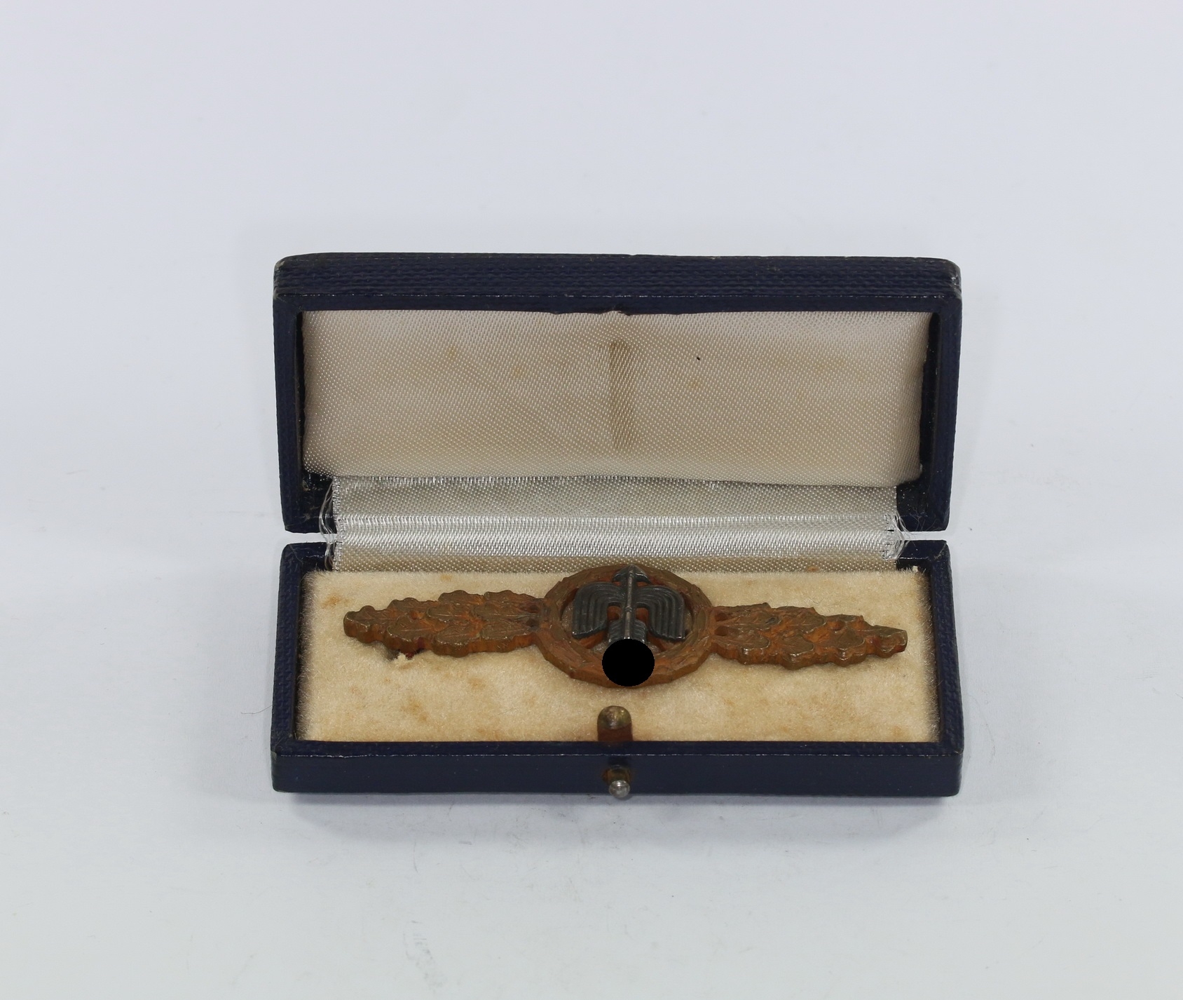 Frontflugspange für Jäger in Bronze, im Etui – Bild 1