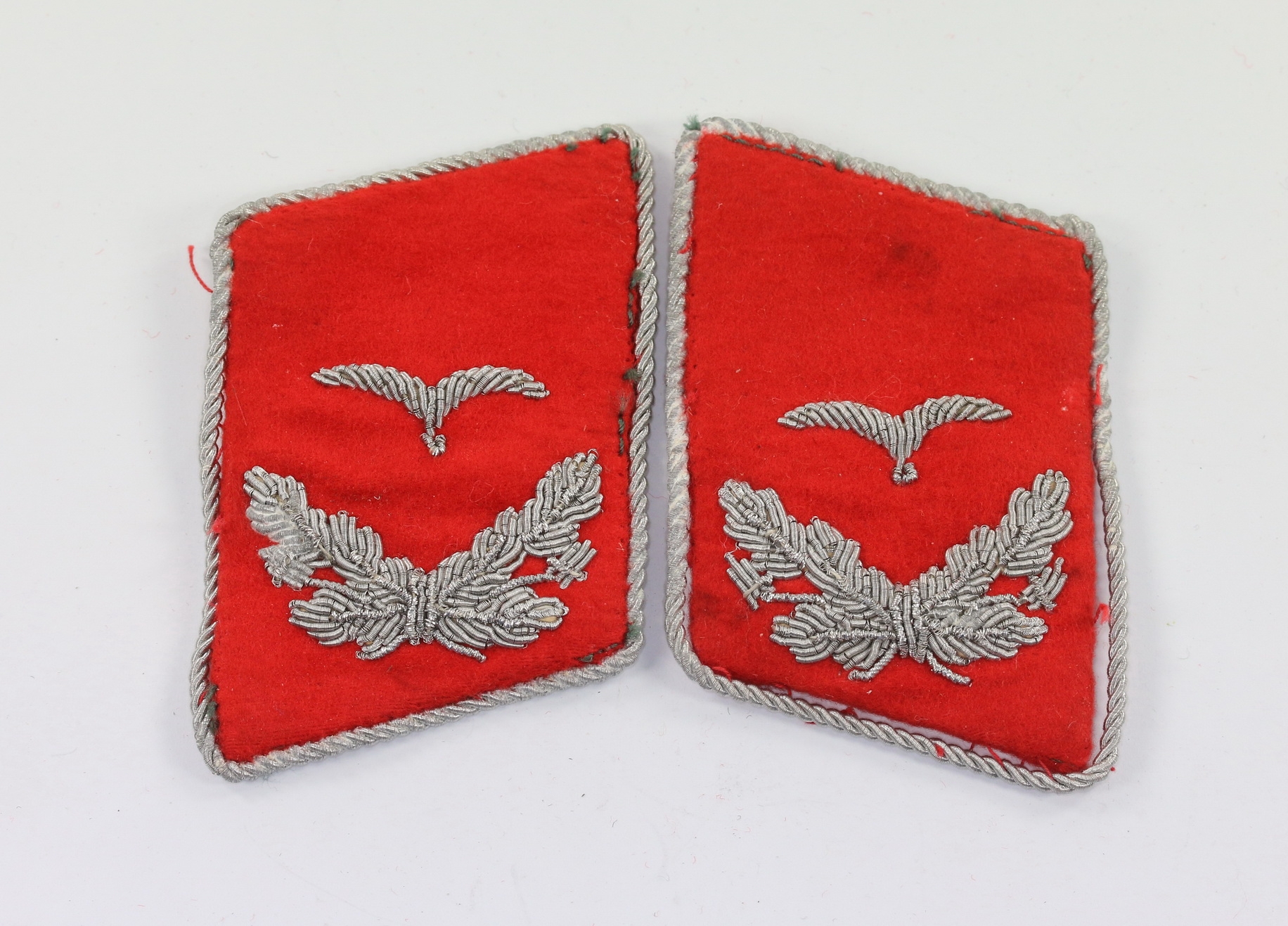 Luftwaffe, Paar Kragenspiegel für einen Leutnant der Flakartillerie – Bild 1