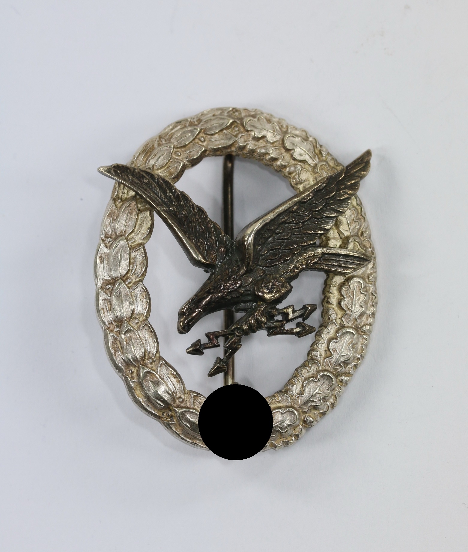luftwaffe_fliegersch_tzenabzeichen_mit_blitzb_ndel_a_assmann_sohn_l_denscheid_buntmetall_1__1 Luftwaffe Air Gunner/Radio Operator Badge. Maker A. – Bild 1