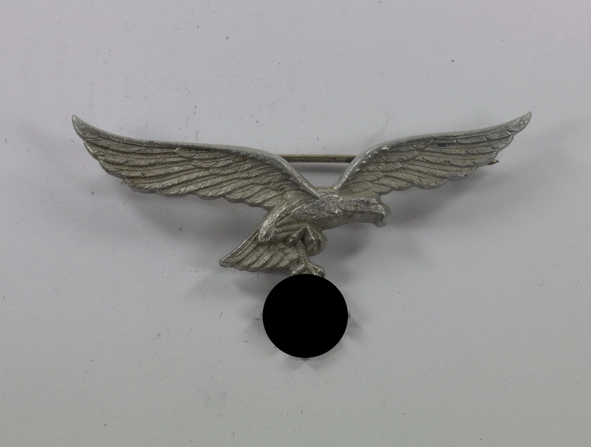 luftwaffe_metallbrustadler_f_r_die_sommeruniform_der_offiziere_1__1_4nd Metal Eagle for the Luftwaffe Officer Summer Uniform. – Bild 1