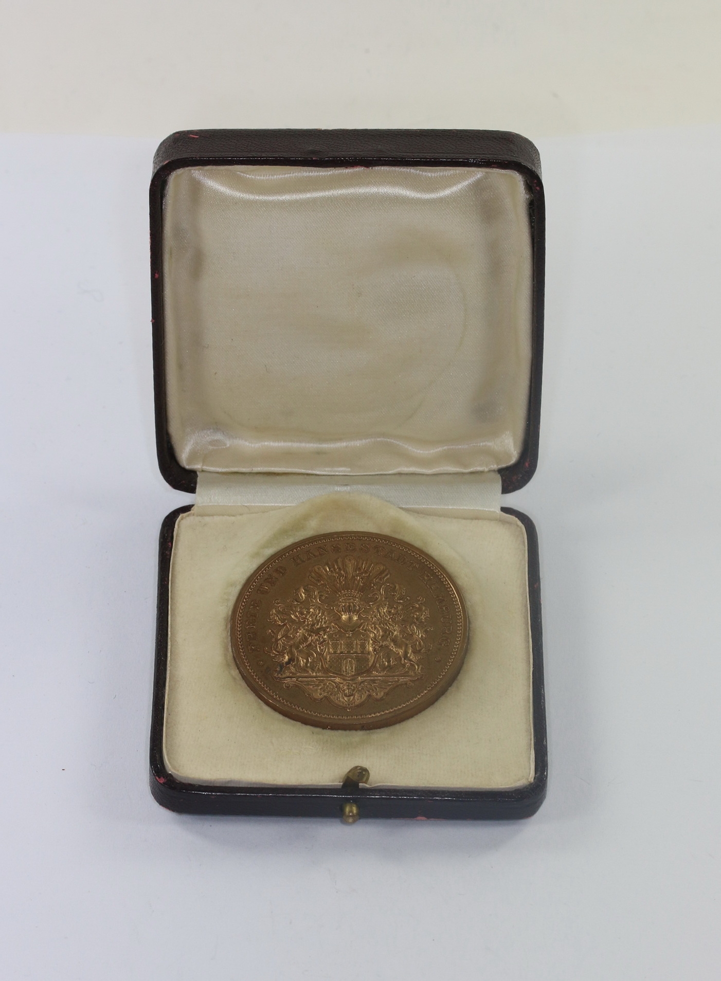 Cased Table Medal Hamburg - Commemorating the 40 year anniversary of the battle of Loigny 2. December 1870   2.-4. Dec. 1910 – Bild 1