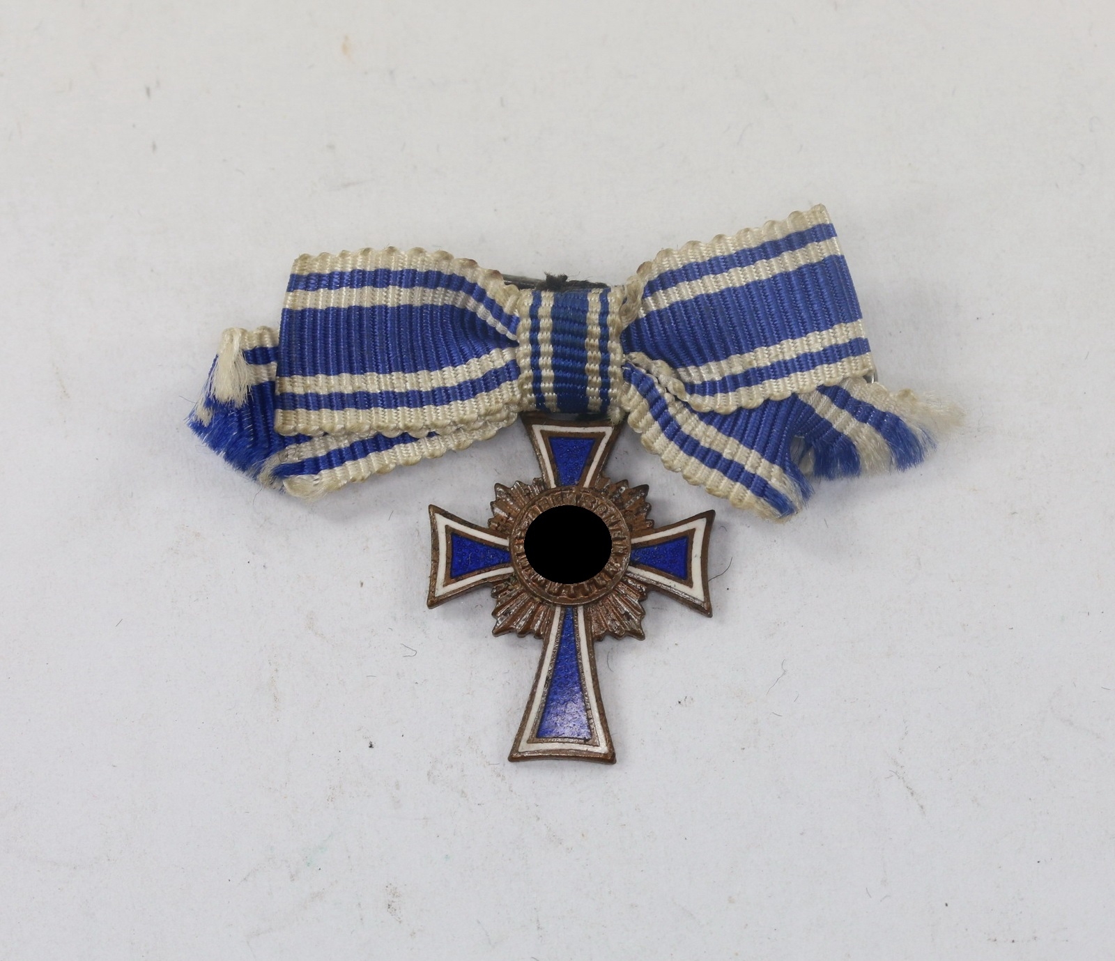 Bronze Miniature Mother Cross. Maker L/53 ( Hymmen & Co., Lüdenscheid). – Bild 1