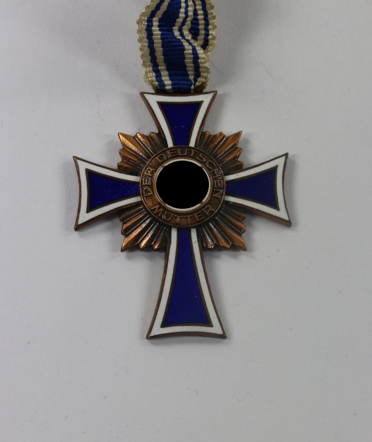 mutterkreuz_in_bronze_der_deutschen_mutter_1__1_26_4nd Bronze Mother Cross. – Bild 1