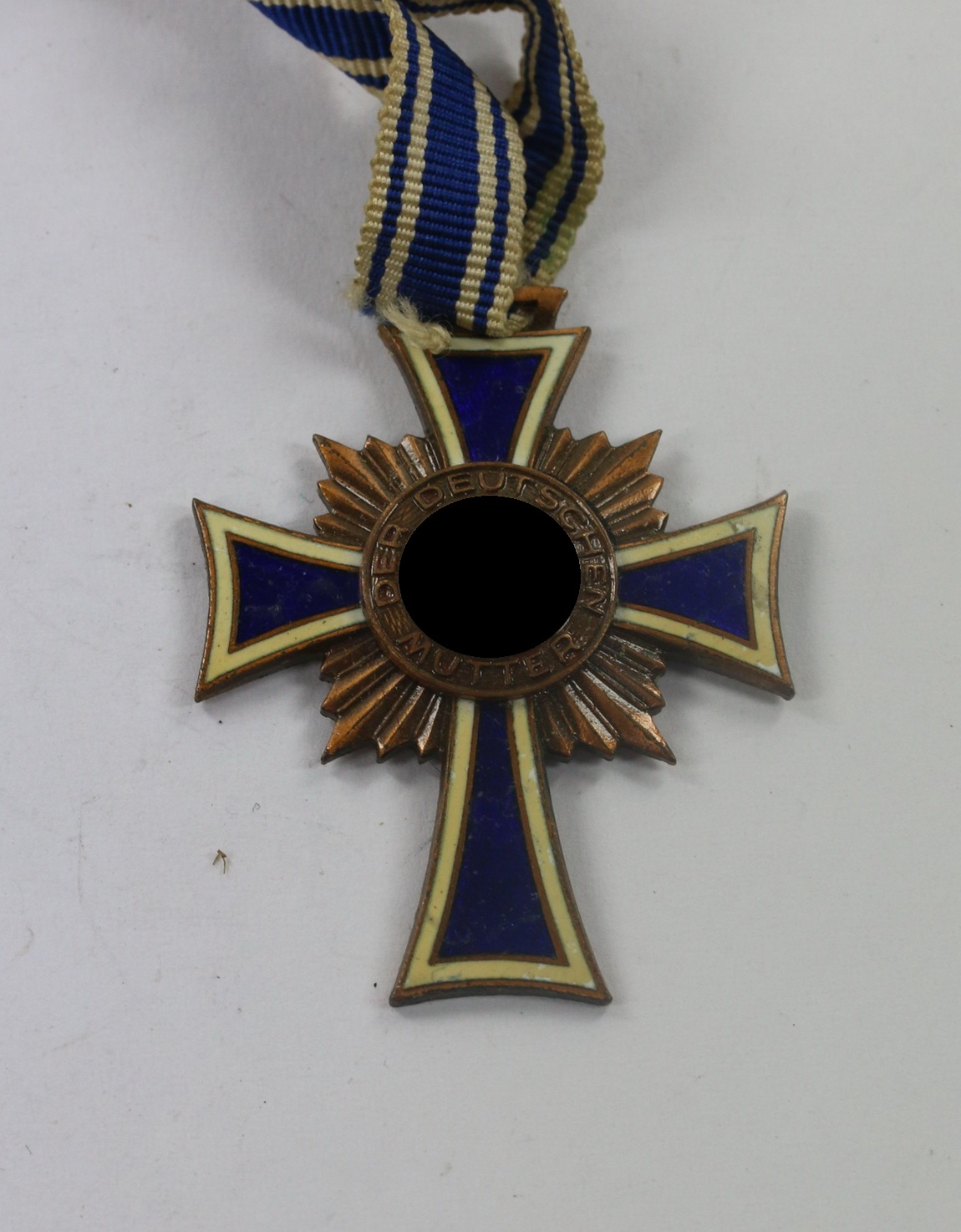 mutterkreuz_in_bronze_der_deutschen_mutter_1__1_29_4nd Bronze Mother Cross. – Bild 1