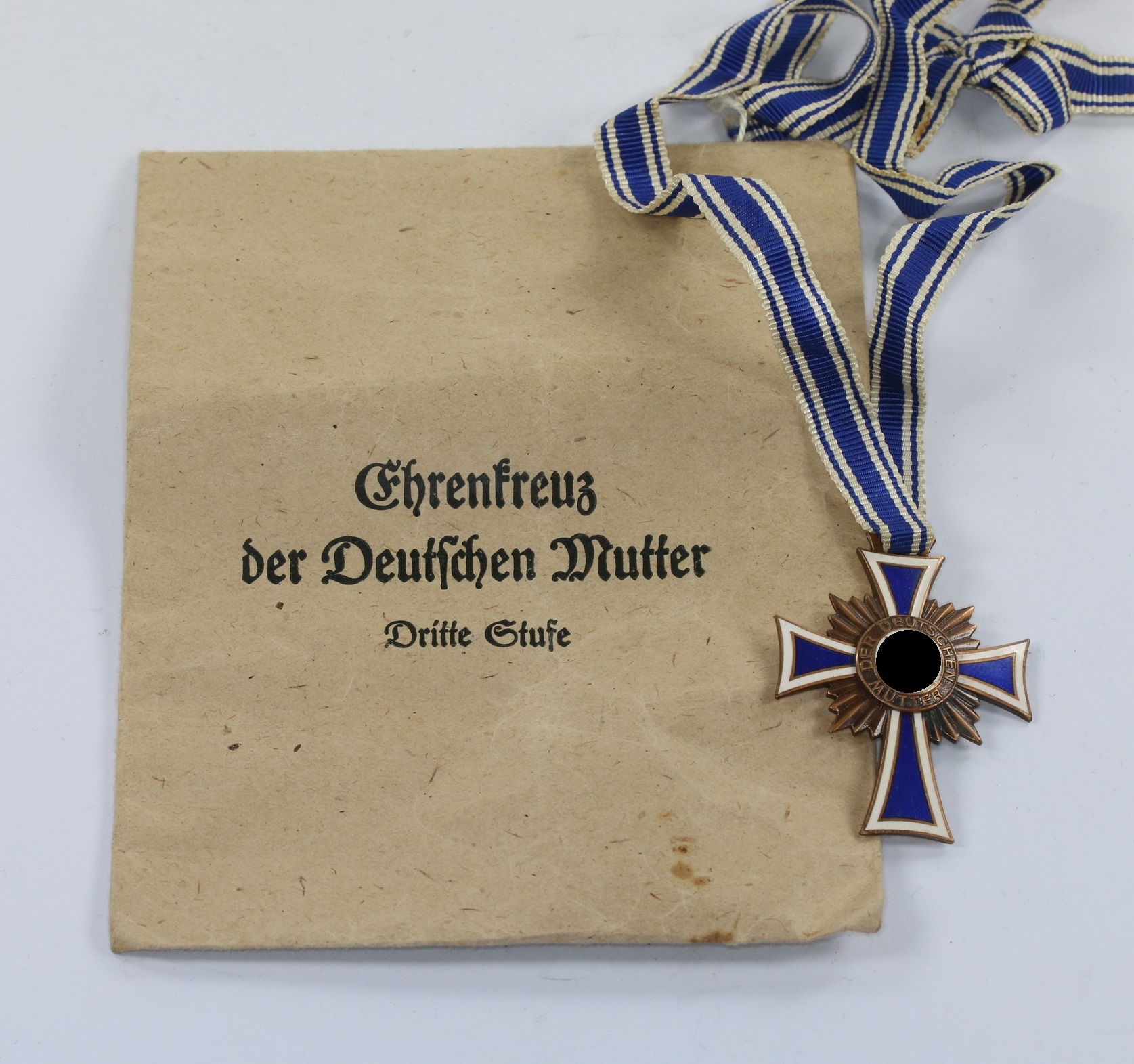 Bronze Mother Cross in Envelope. Maker Frank & Reif Stuttgart – Bild 1