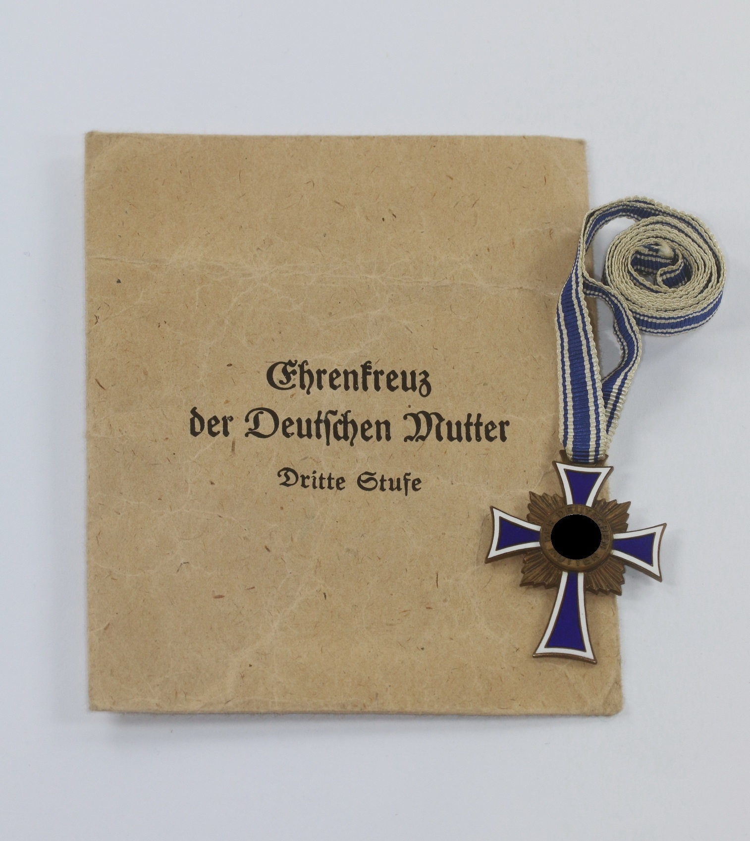 Bronze Mother Cross in Envelope. Maker Jakob Bengel Idar-Oberstein. – Bild 1