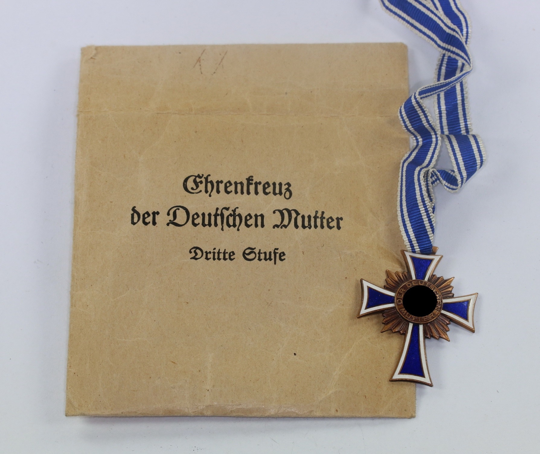  Mutterkreuz in Bronze, in Verleihunsgtüte, Paulmann & Crone Lüdenscheid – Bild 1