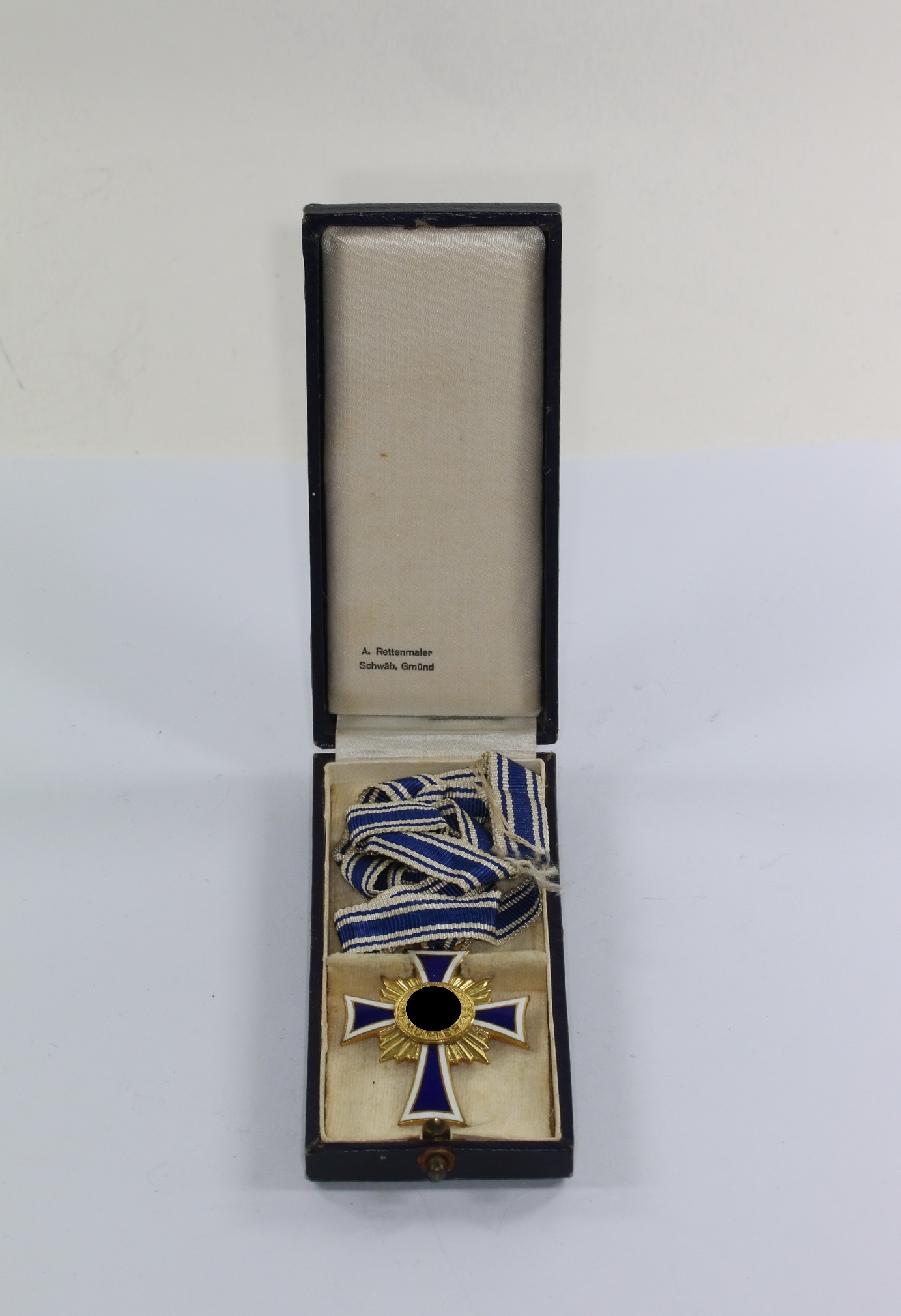 mutterkreuz_in_gold_im_etui_a Mutterkreuz in Gold, im Etui, A. Rettenmaier Schwäb. Gmünd – Bild 1