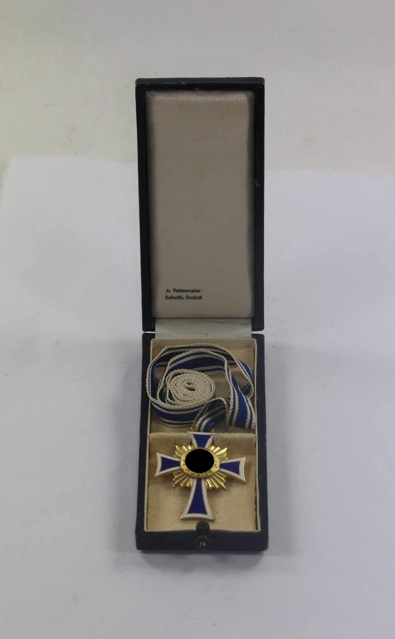 mutterkreuz_in_gold_im_etui_a Mutterkreuz in Gold, im Etui A. Rettenmaier Schwäb. Gmünde – Bild 1