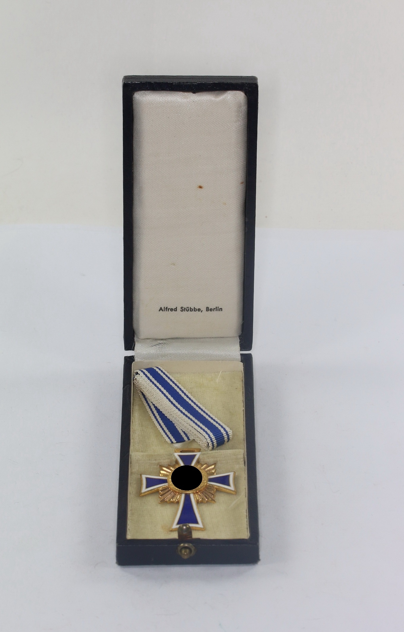 Mutterkreuz in Gold, im Etui, Alfred Stübbe Berlin – Bild 1