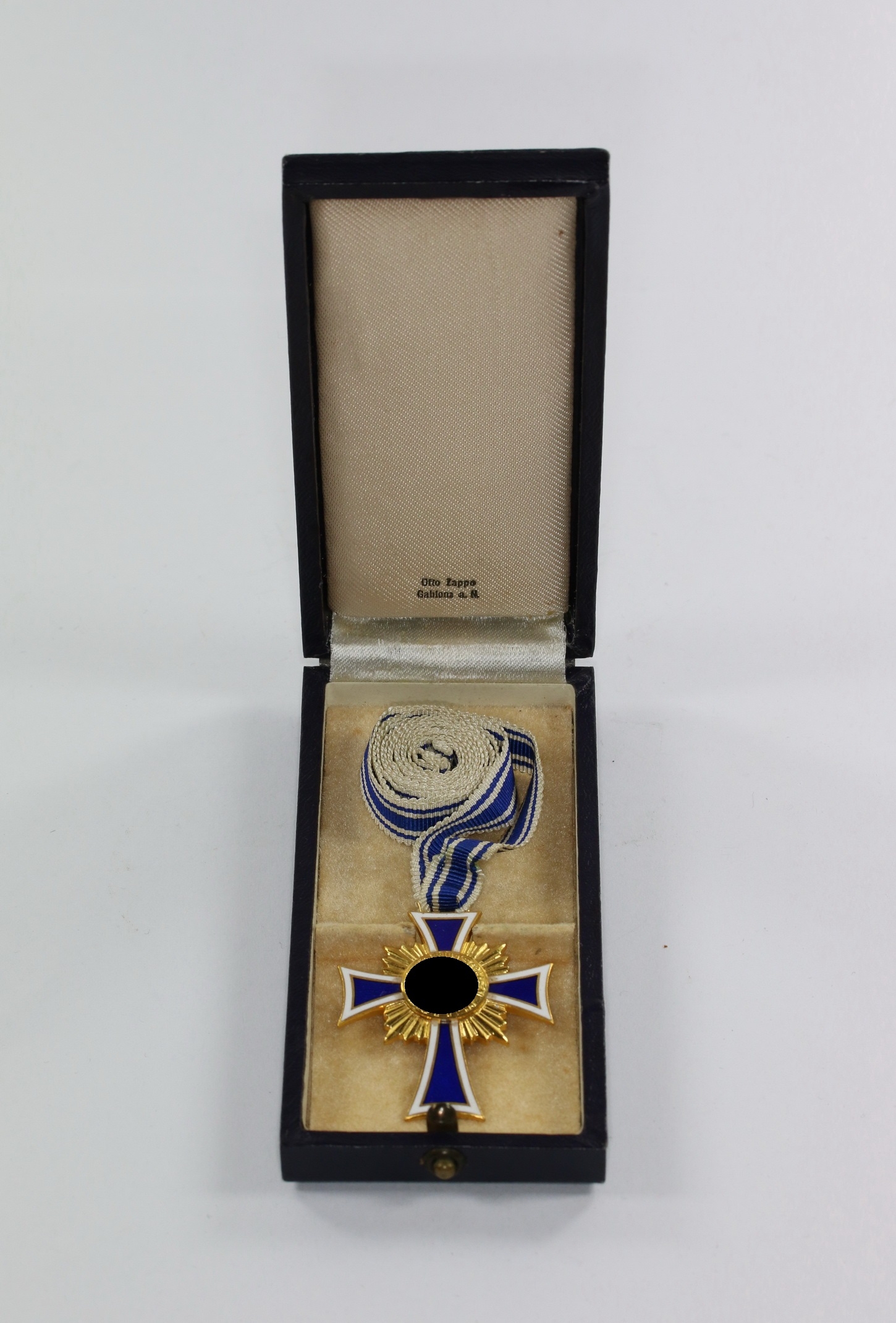  Cased Gold Mother Cross, Otto Zappe Gablonz a. N. – Bild 1