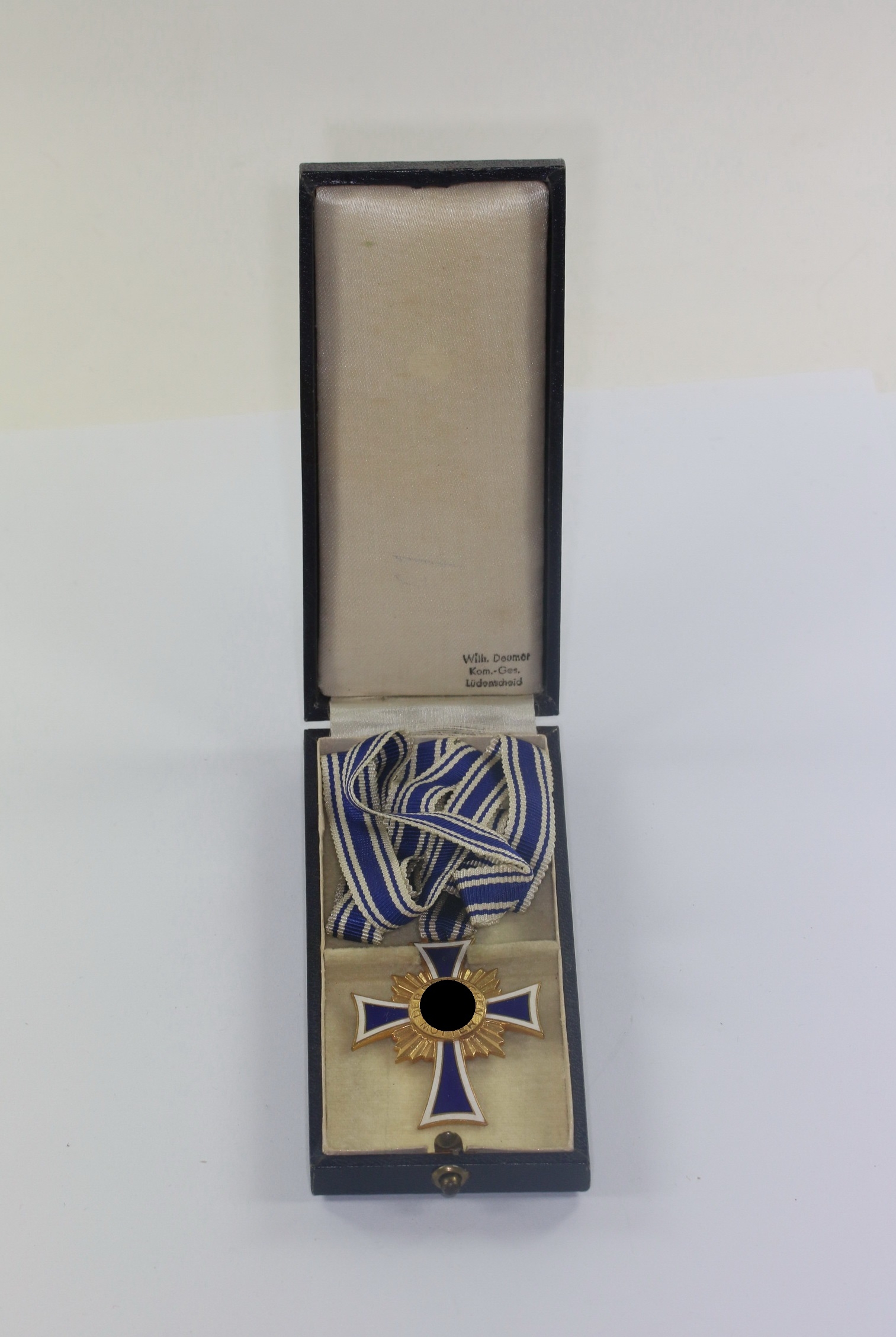  Cased Gold Mother Cross, Wilh. Deumer Kom.Ges. Lüdenscheid – Bild 1