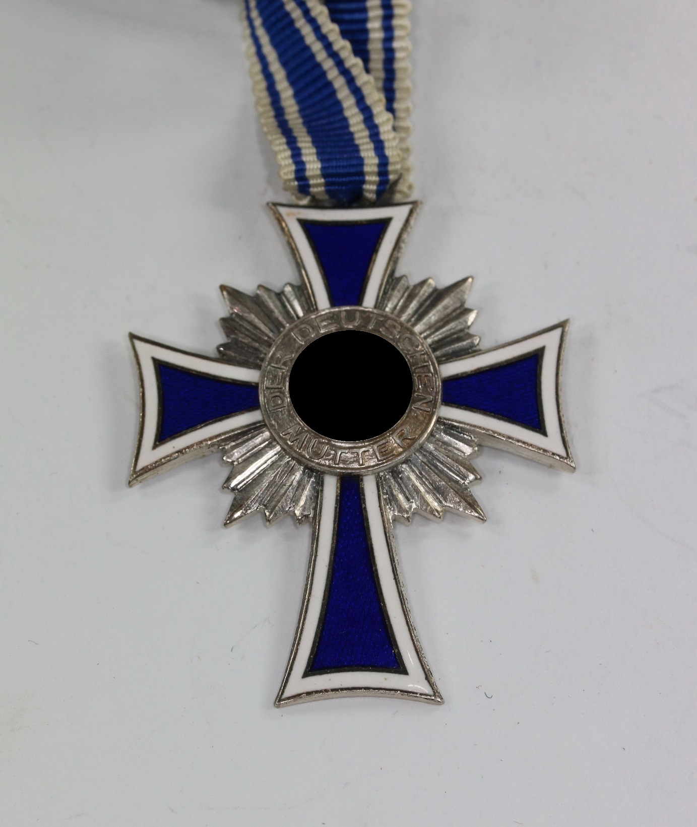 mutterkreuz_in_silber_1__1_2 Silver Mother Cross, "Der Deutschen Mutter" – Bild 1