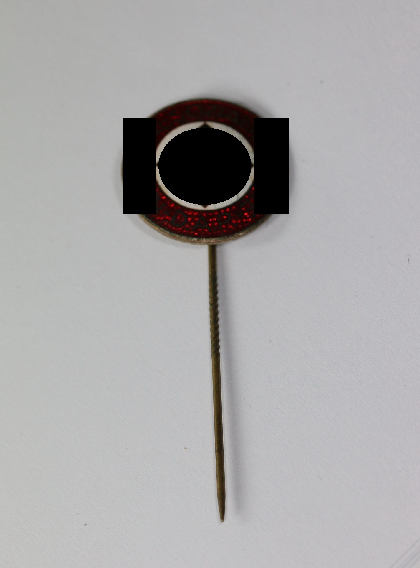 nationalsozialistische_deutsche_arbeiterpartei_nsdap_parteiabzeichen_rzm_m1120_1__1 NSDAP Party Badge. Maker RZM M1/120. – Bild 1