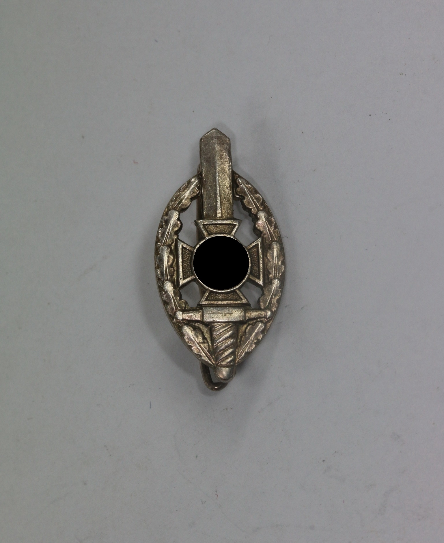 Nationalsozialistische Kriegsopferversorgung (NSKOV), Mitgliedsabzeichen, Hst. Deschler München Ges. Gesch. – Bild 1