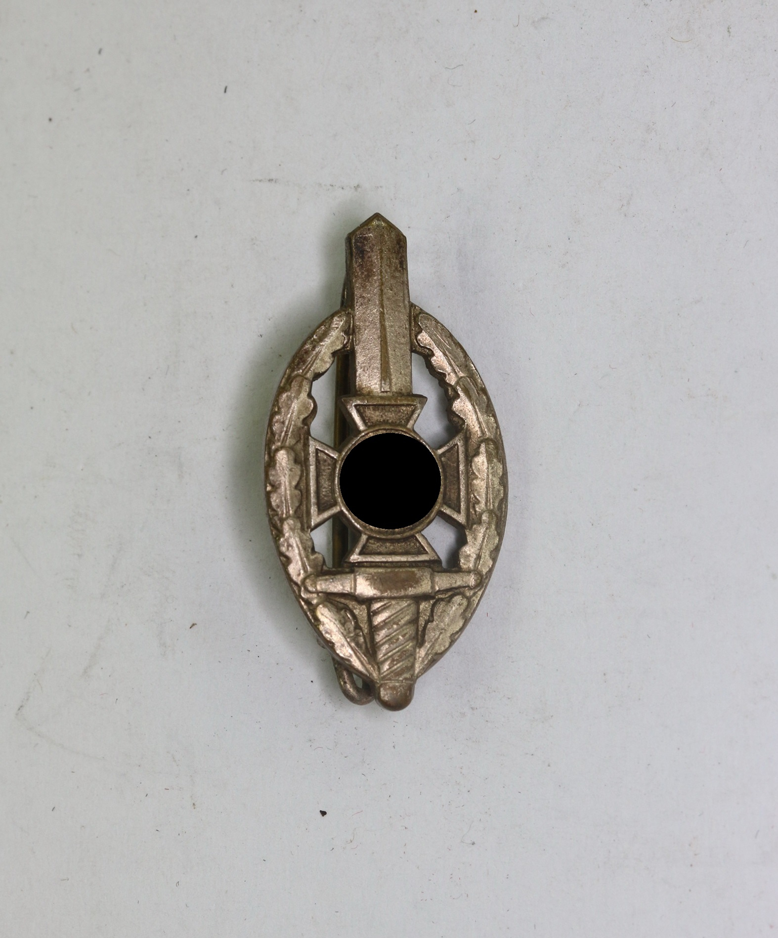  Nationalsozialistische Kriegsopferversorgung (NSKOV), Mitgliedsabzeichen, Hst. Deschler München Ges. Gesch. – Bild 1