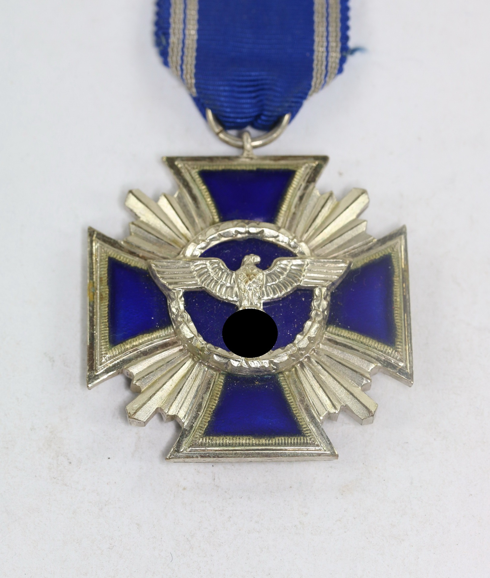 NSDAP Dienstauszeichnung in Silber, Treue für Führer und Volk – Bild 1